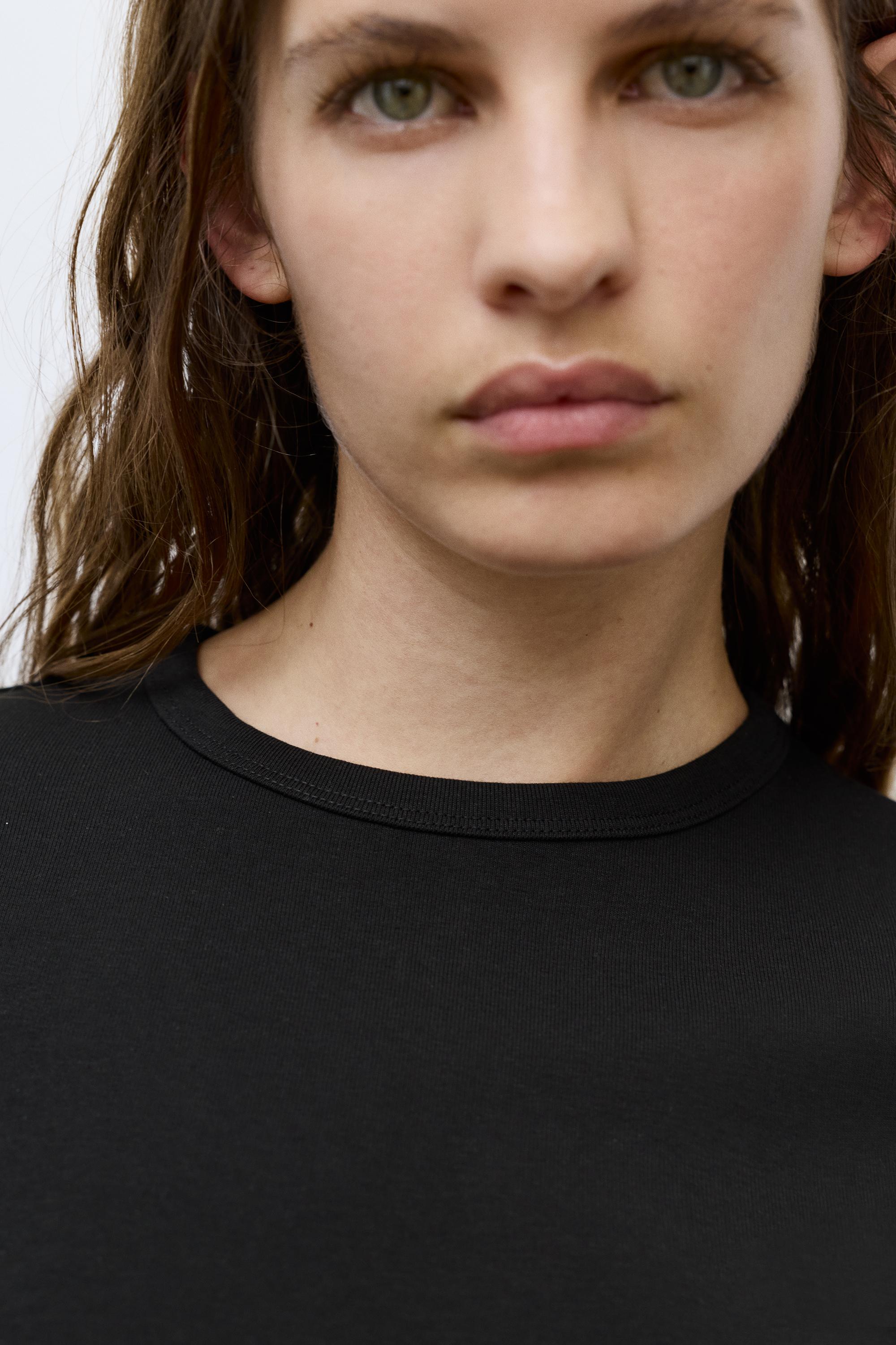 Kısa kollu dar kesim t-shirt - Görsel 19