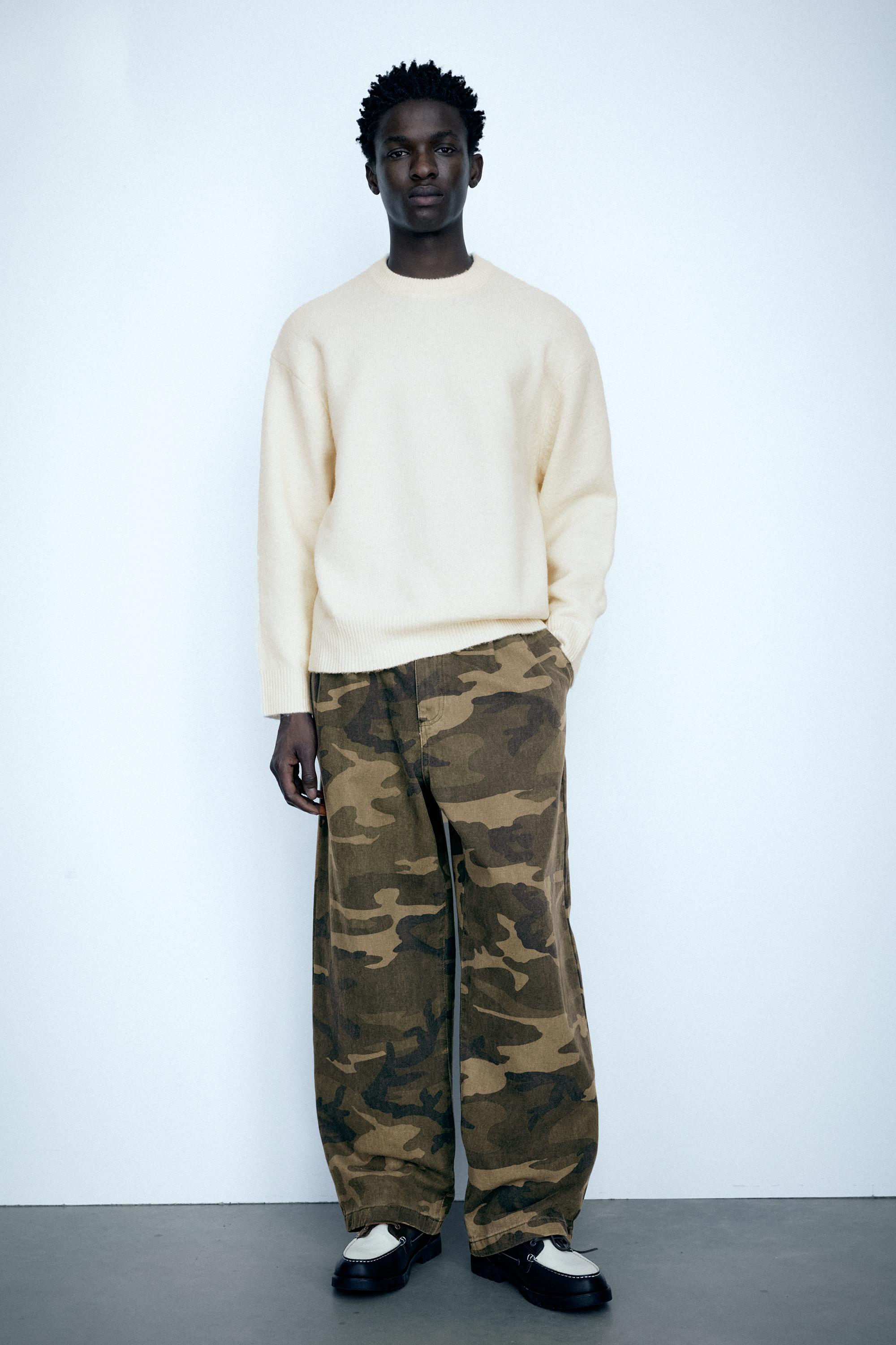 Pantalón chino baggy estampado