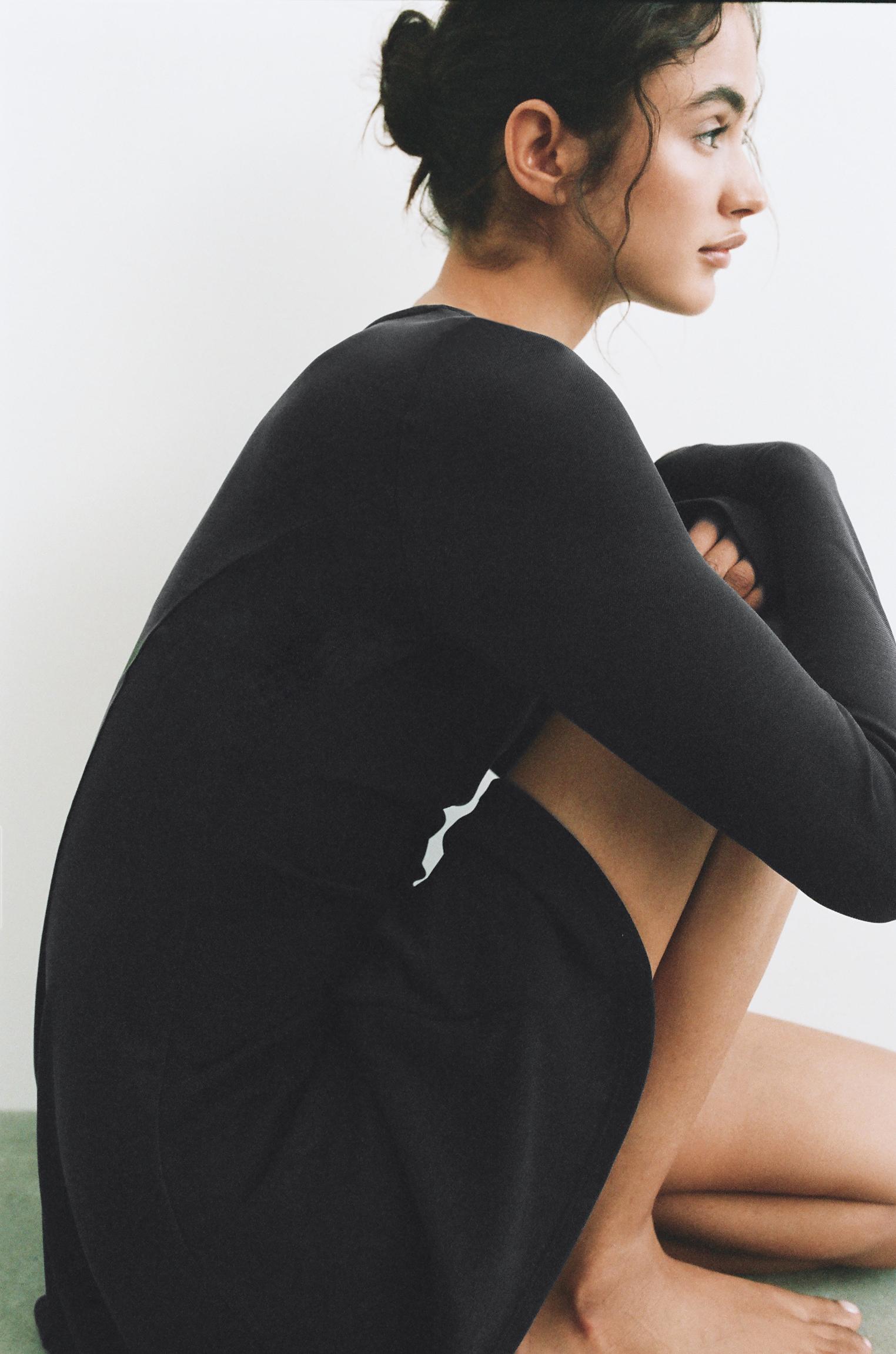 Short cupro dress with a flowing hem — Anthracite grey