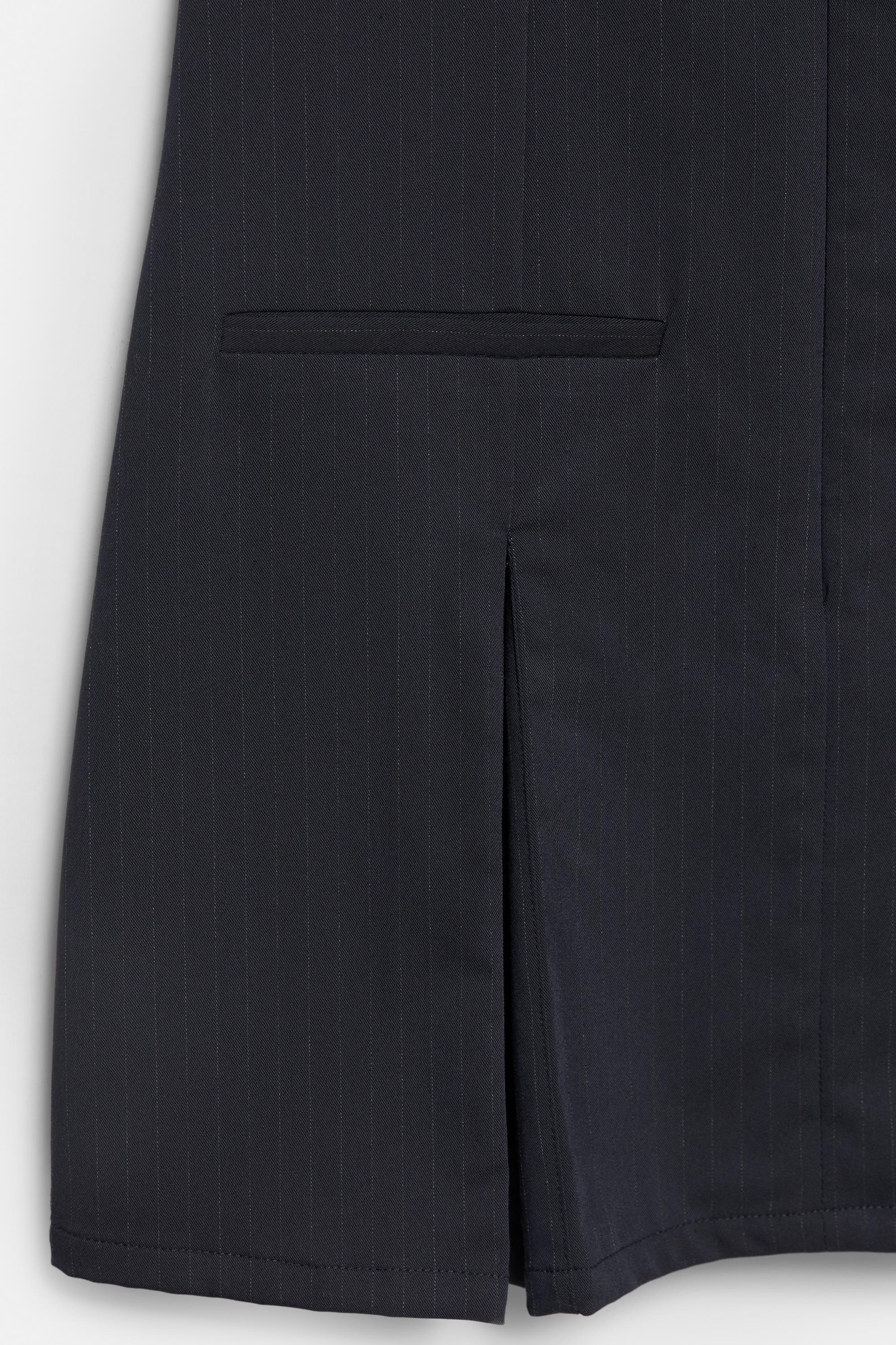 Short pinstripe dress with box pleats — Dark navy