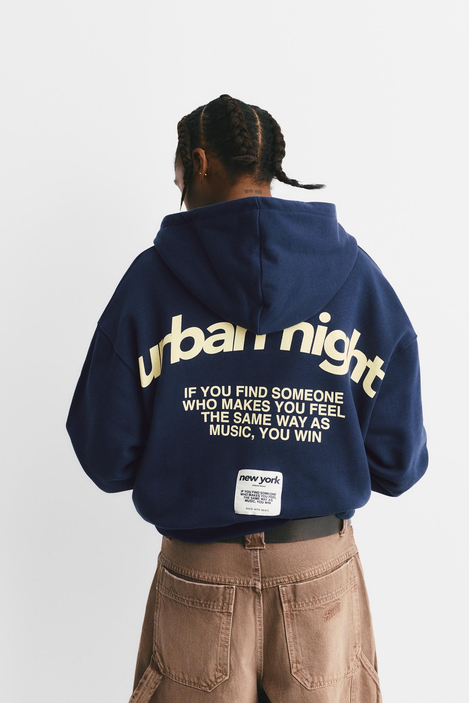 Graphic print hoodie - pull&bear