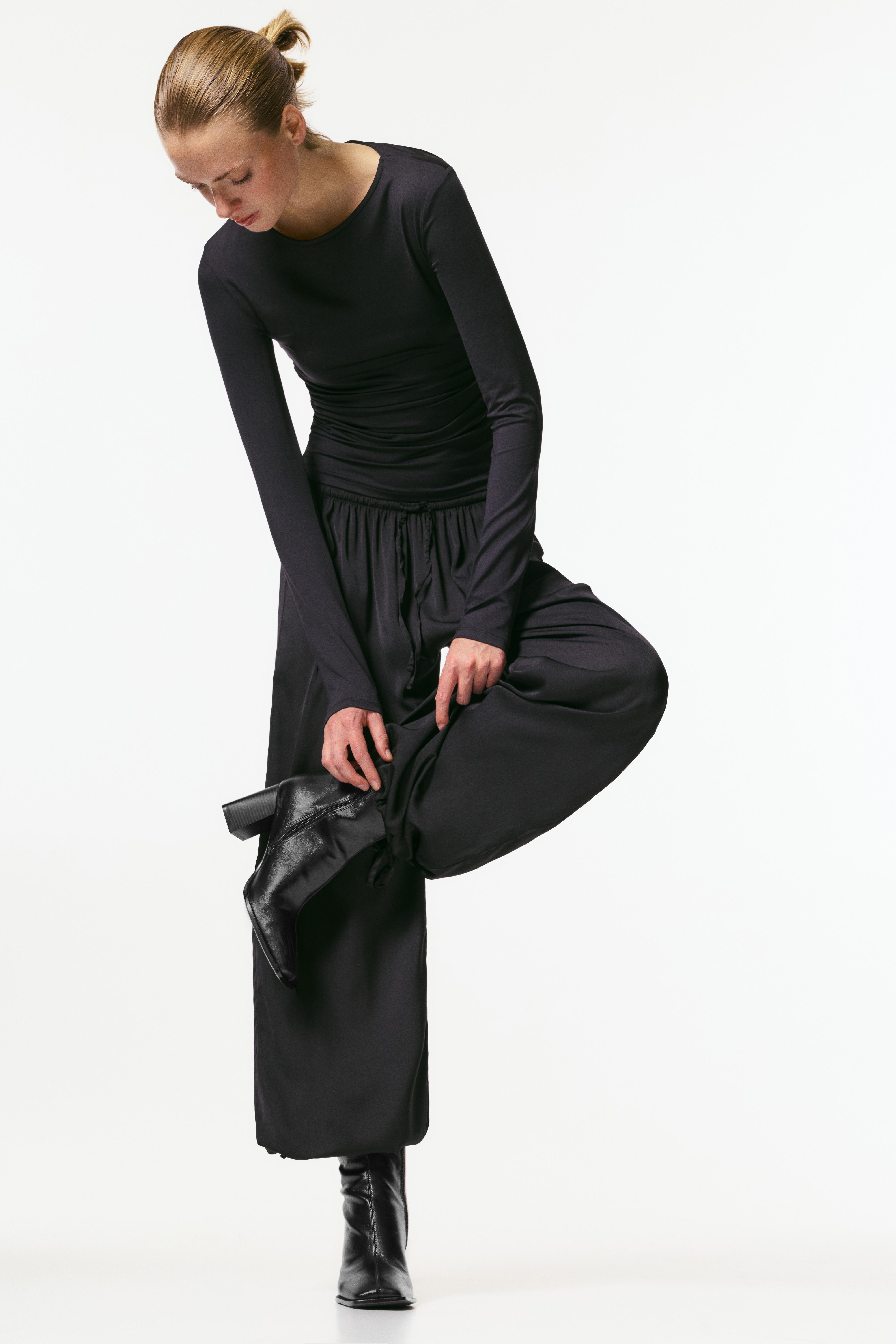 High-heel ankle boots — Black