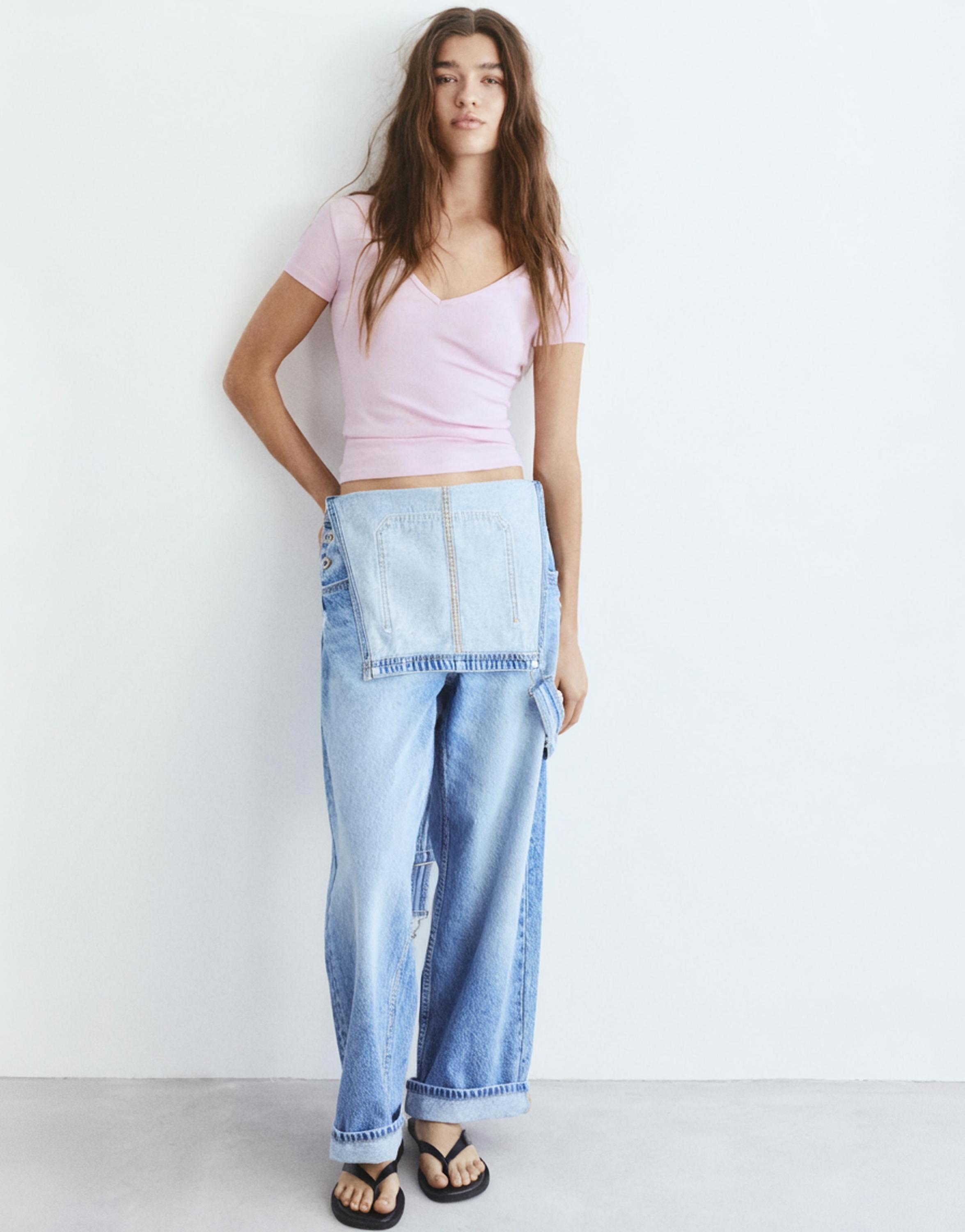 V-neck T-shirt — Pink