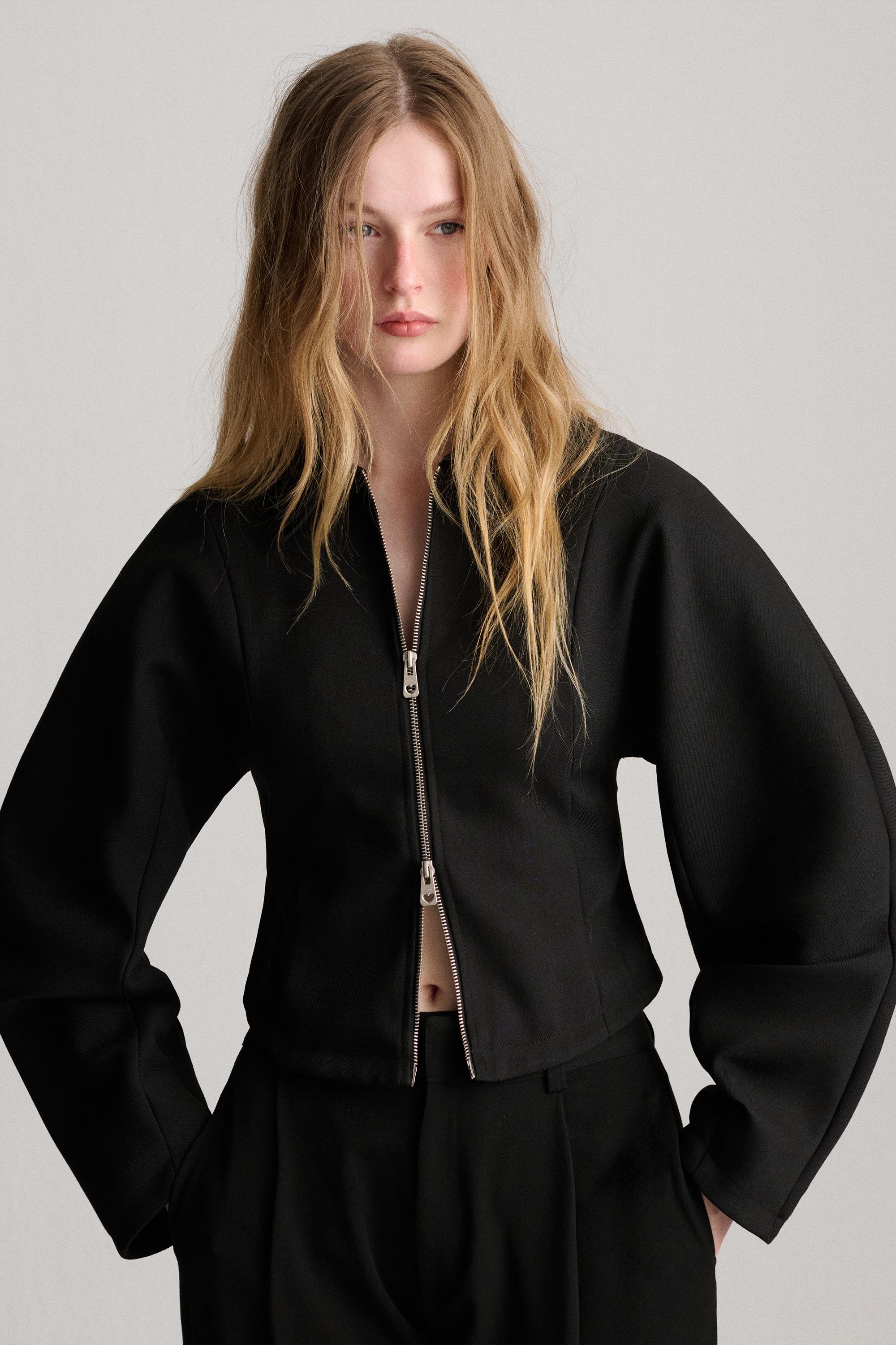 Tailored fit jacket with heart detail — Black