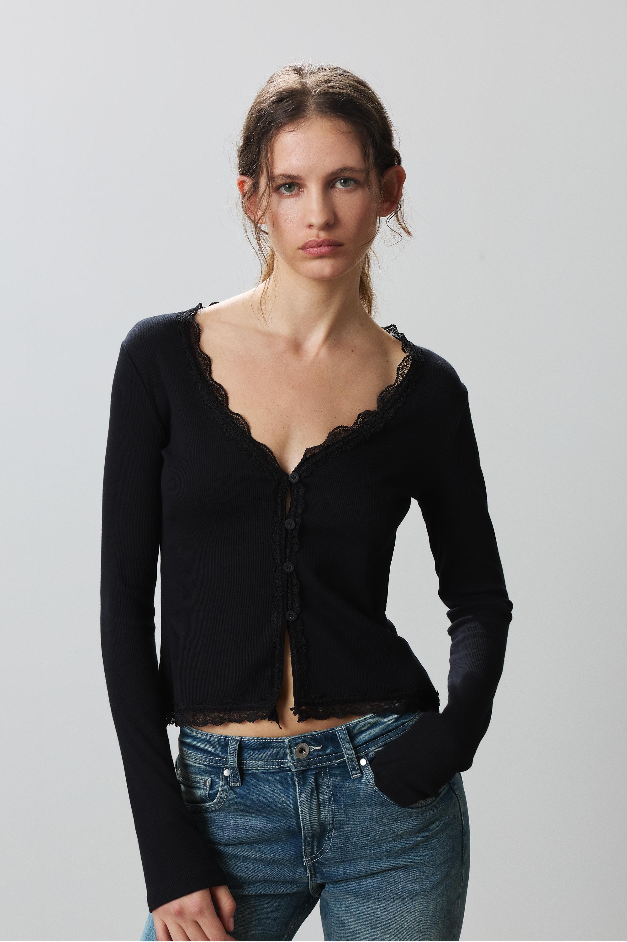 Buttoned lace T-shirt — Black