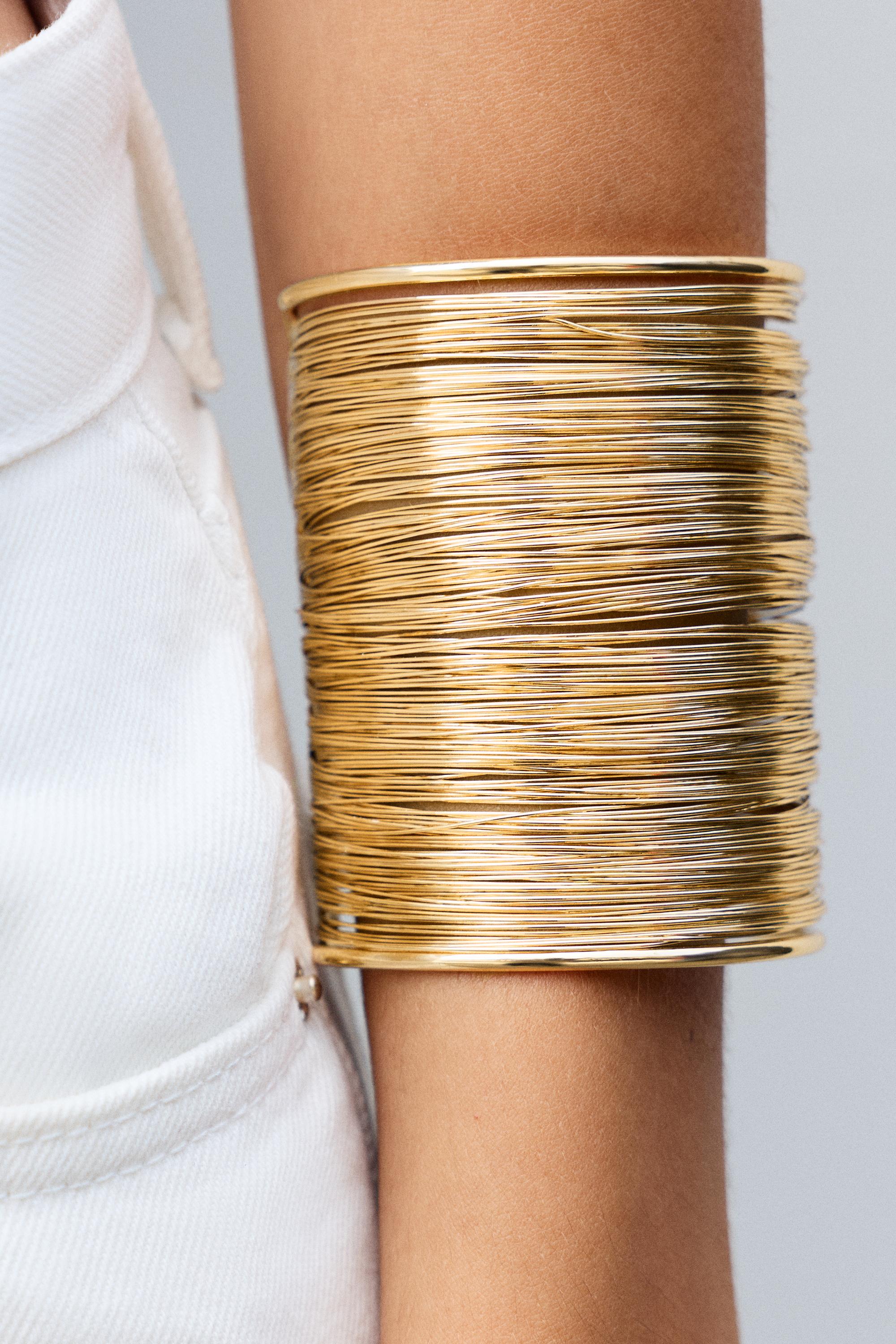 Multi-strand bangle — Gold