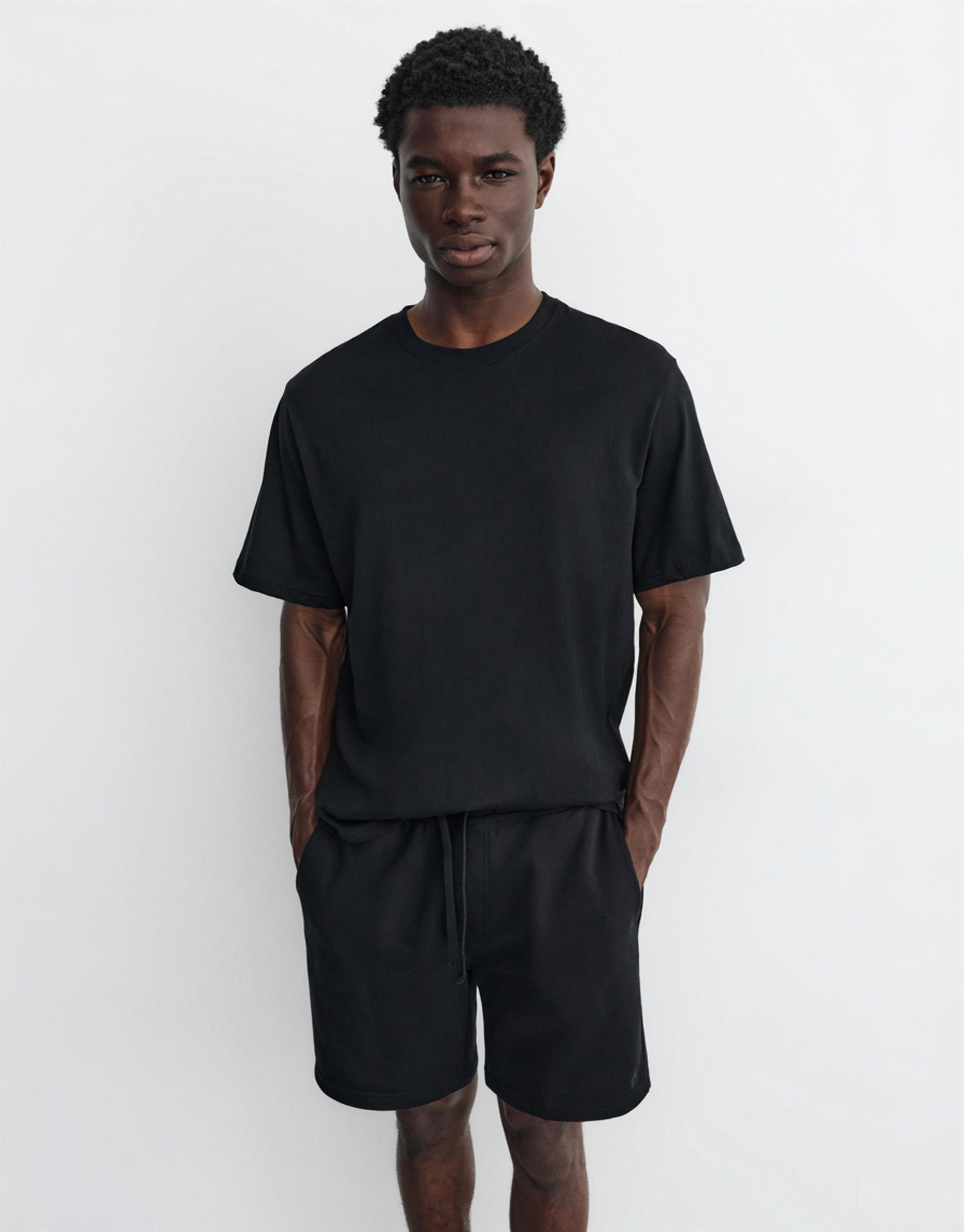 Pack of Bermuda jogger shorts and T-shirt — Black
