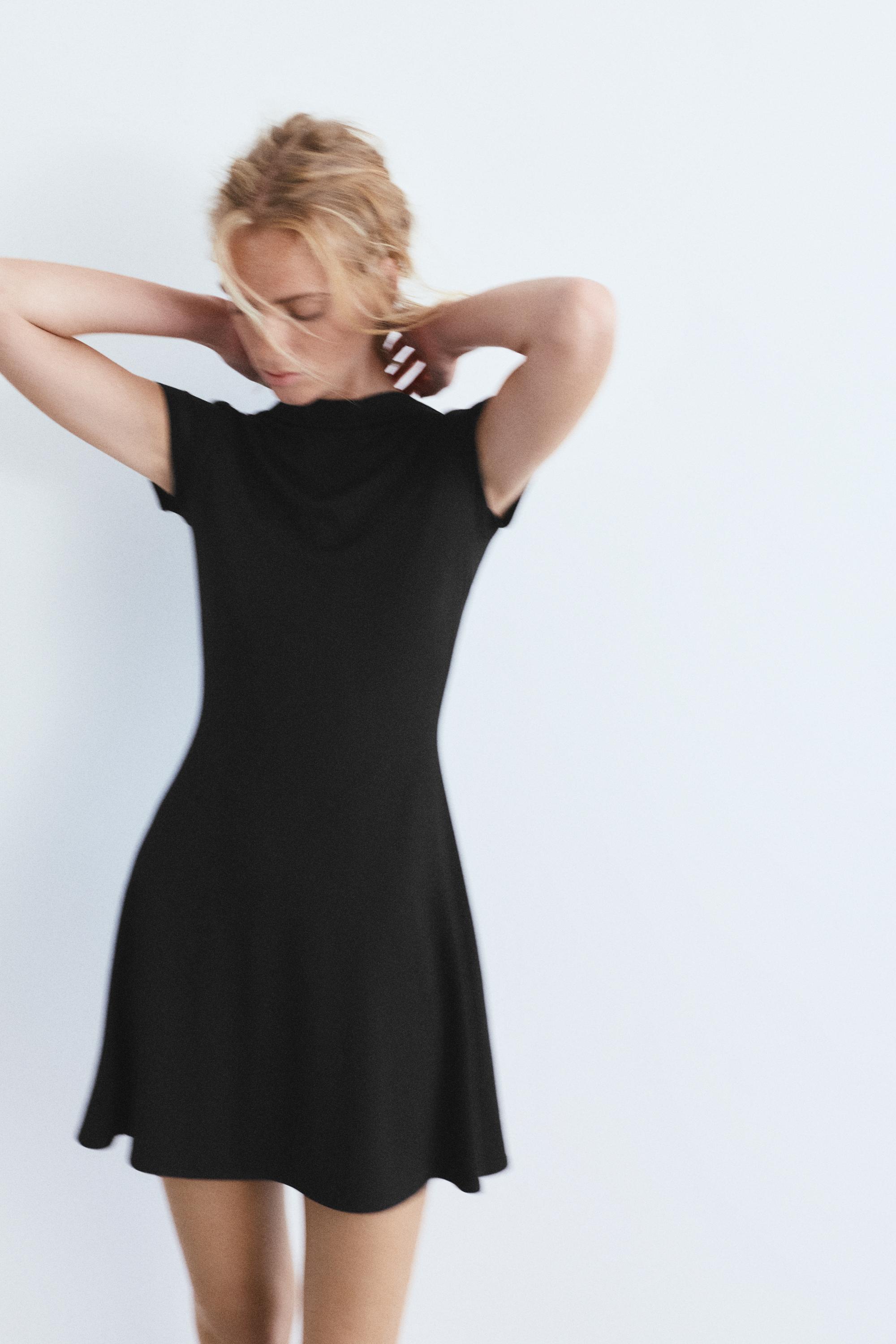 Kurzes Kleid Mit Stehkragen