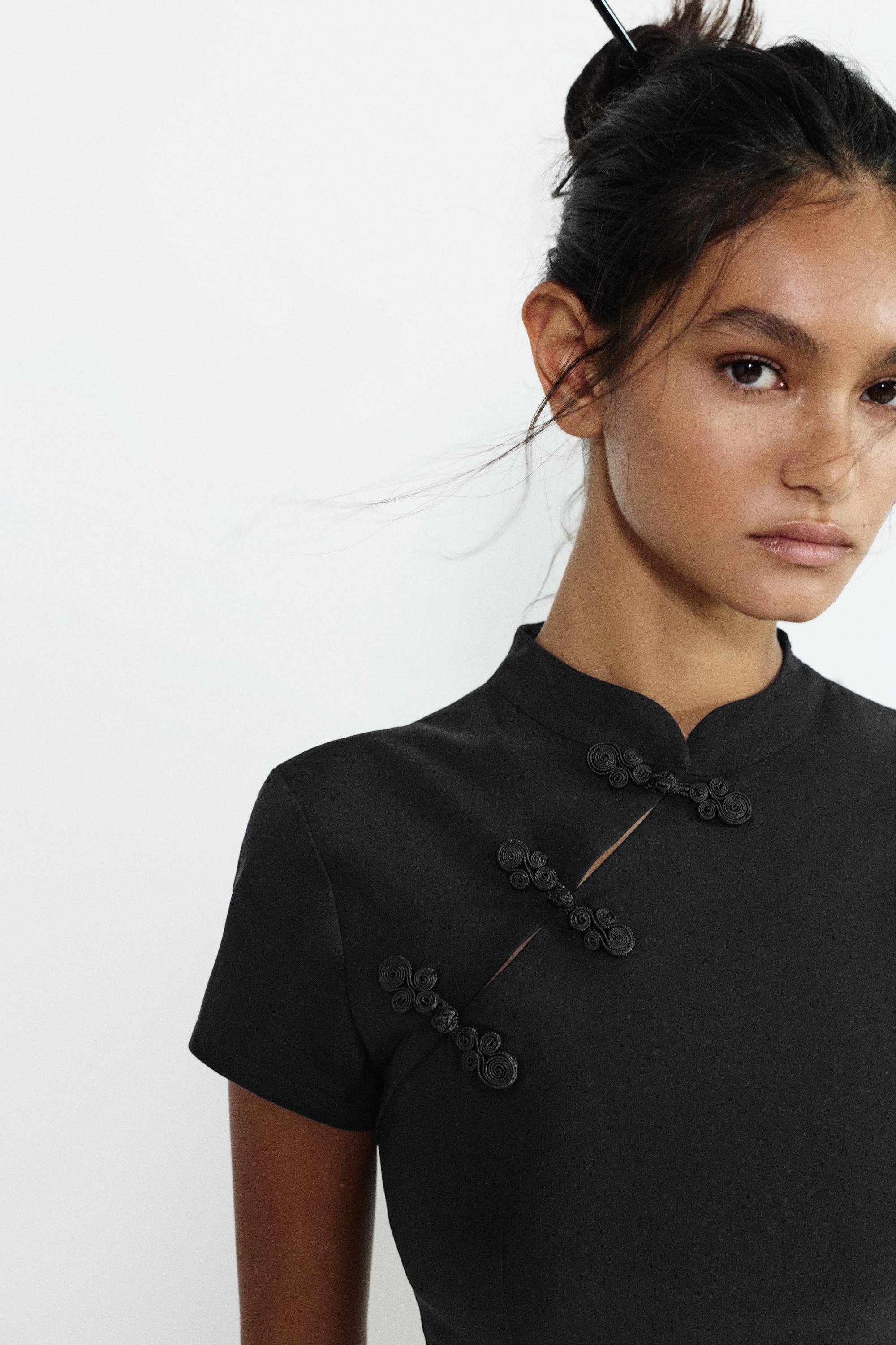 Short dress with knot buttons — Black
