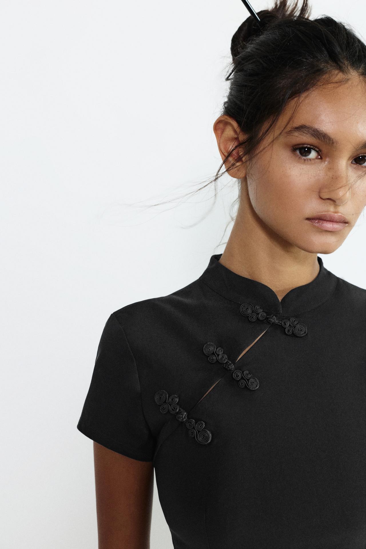 Short dress with knot buttons — Black