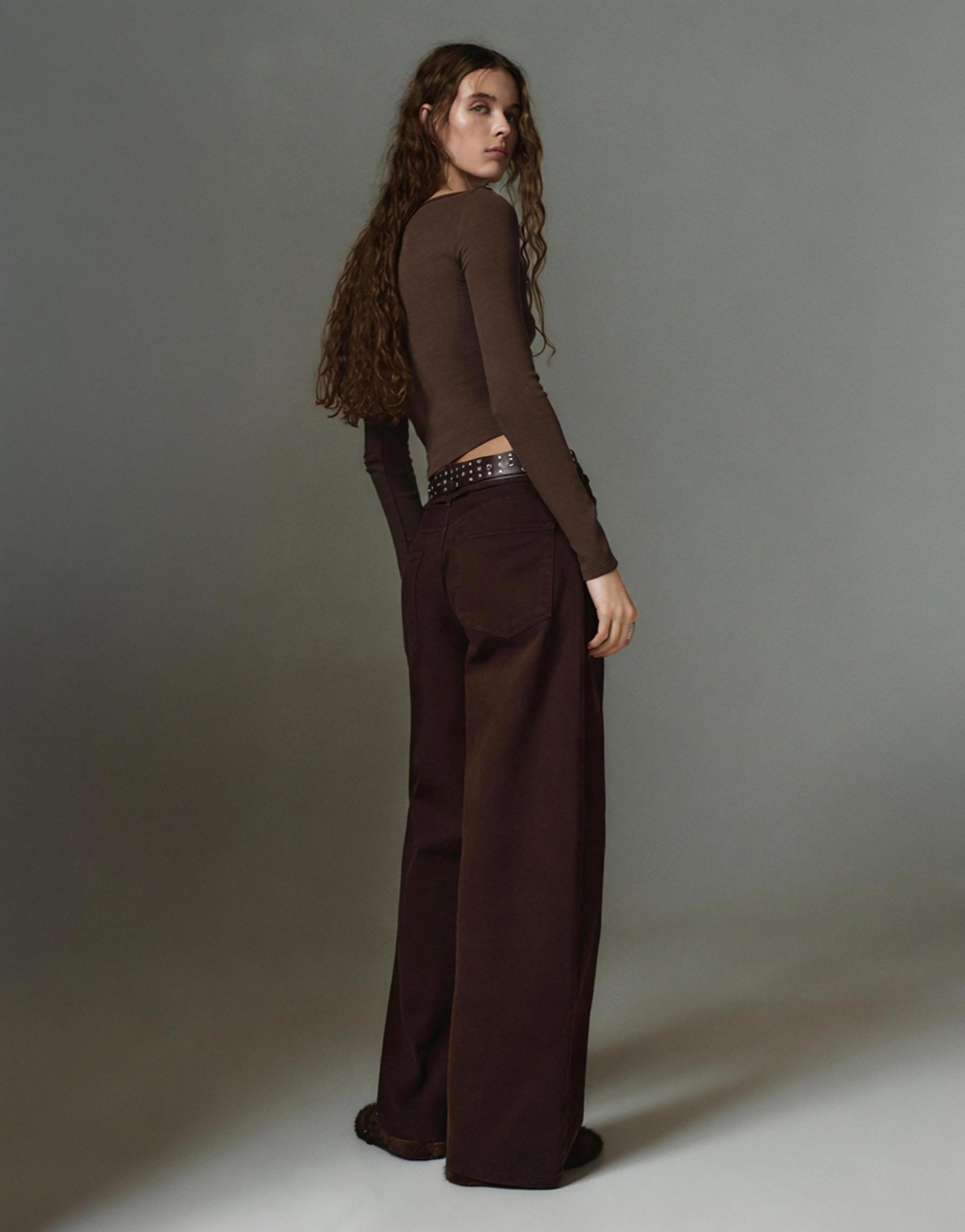 Long sleeve boat neck T-shirt — Brown