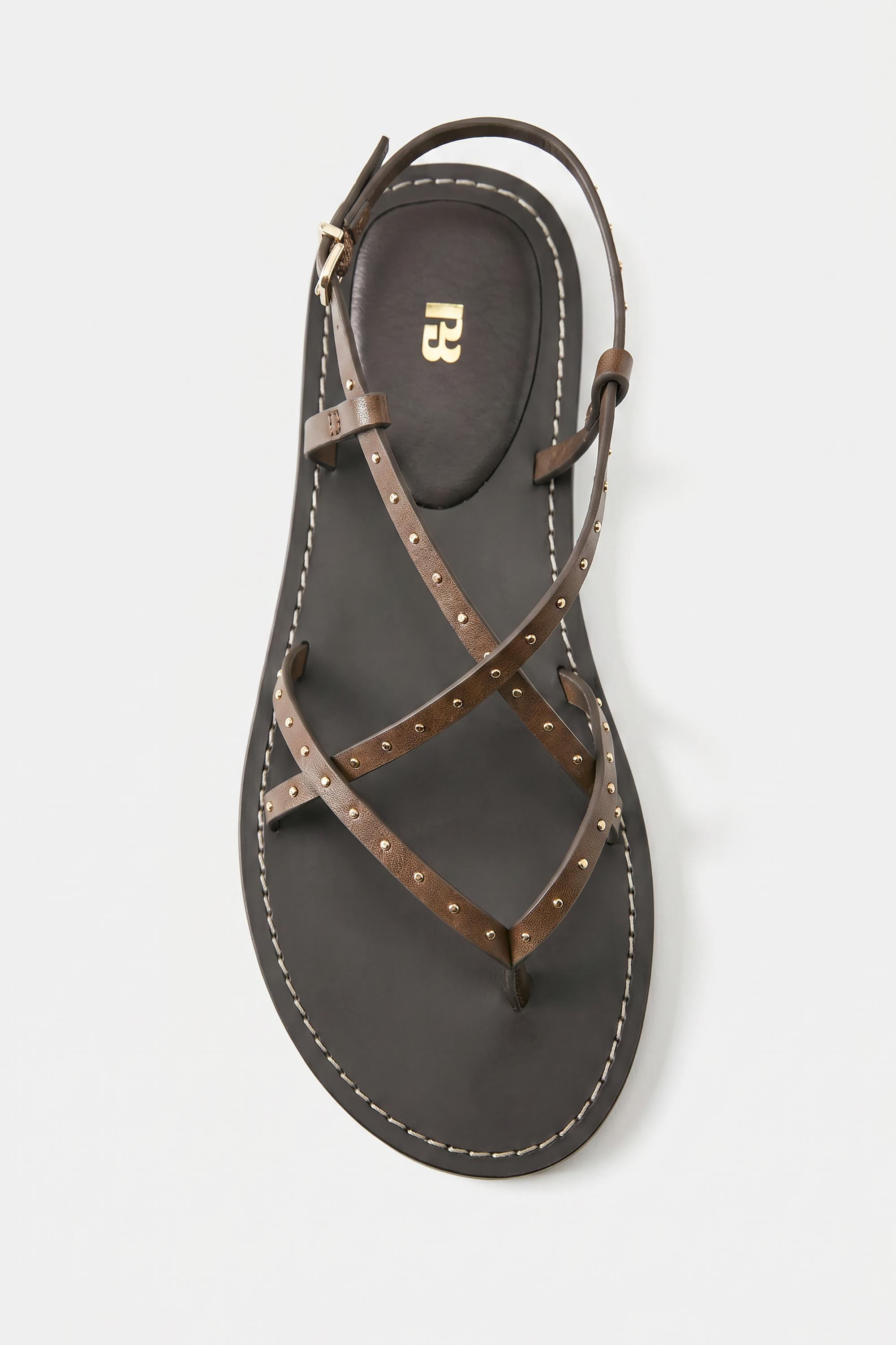 Flat studded sandals — Brown