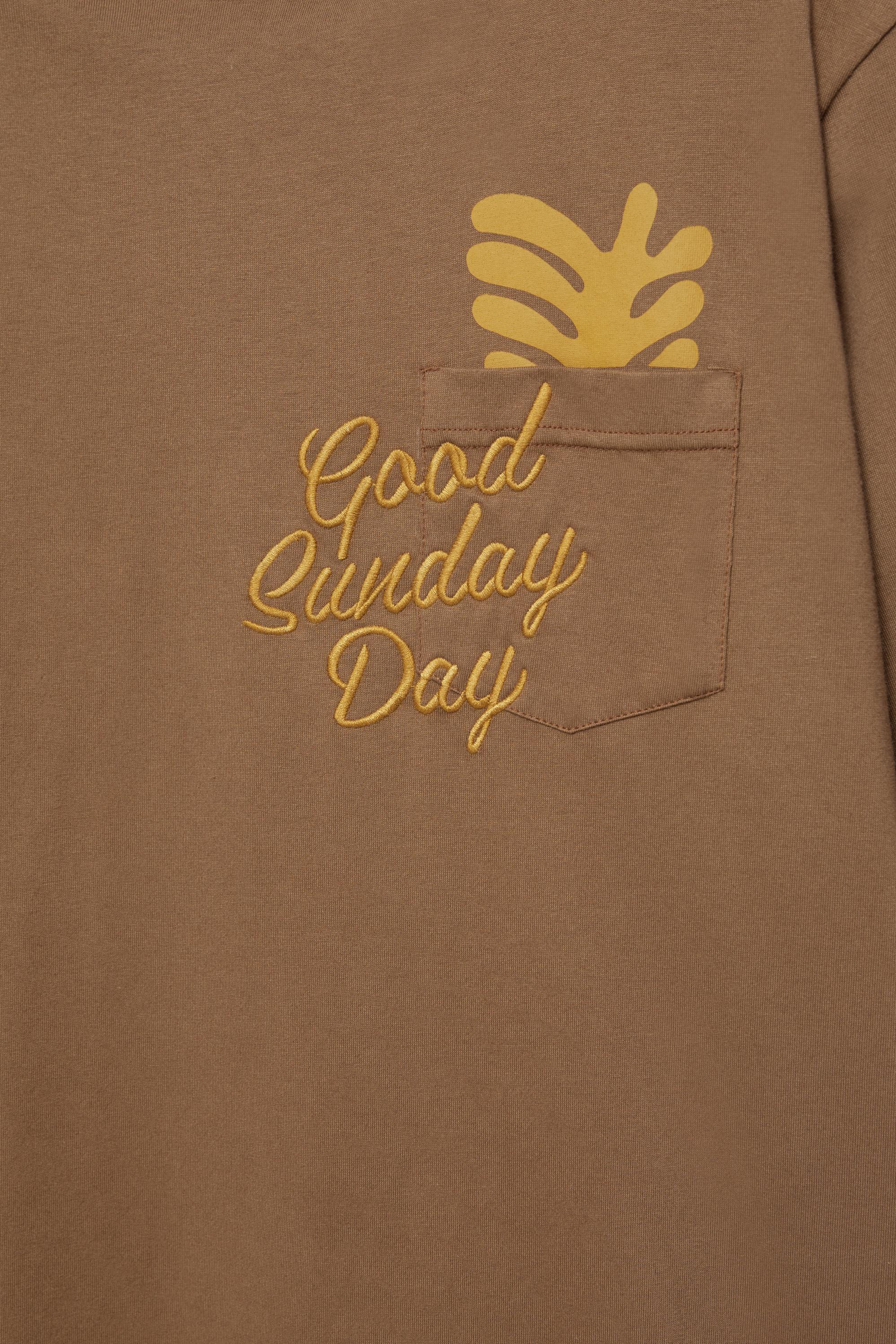 Boxy-fit graphic pocket T-shirt — Brown