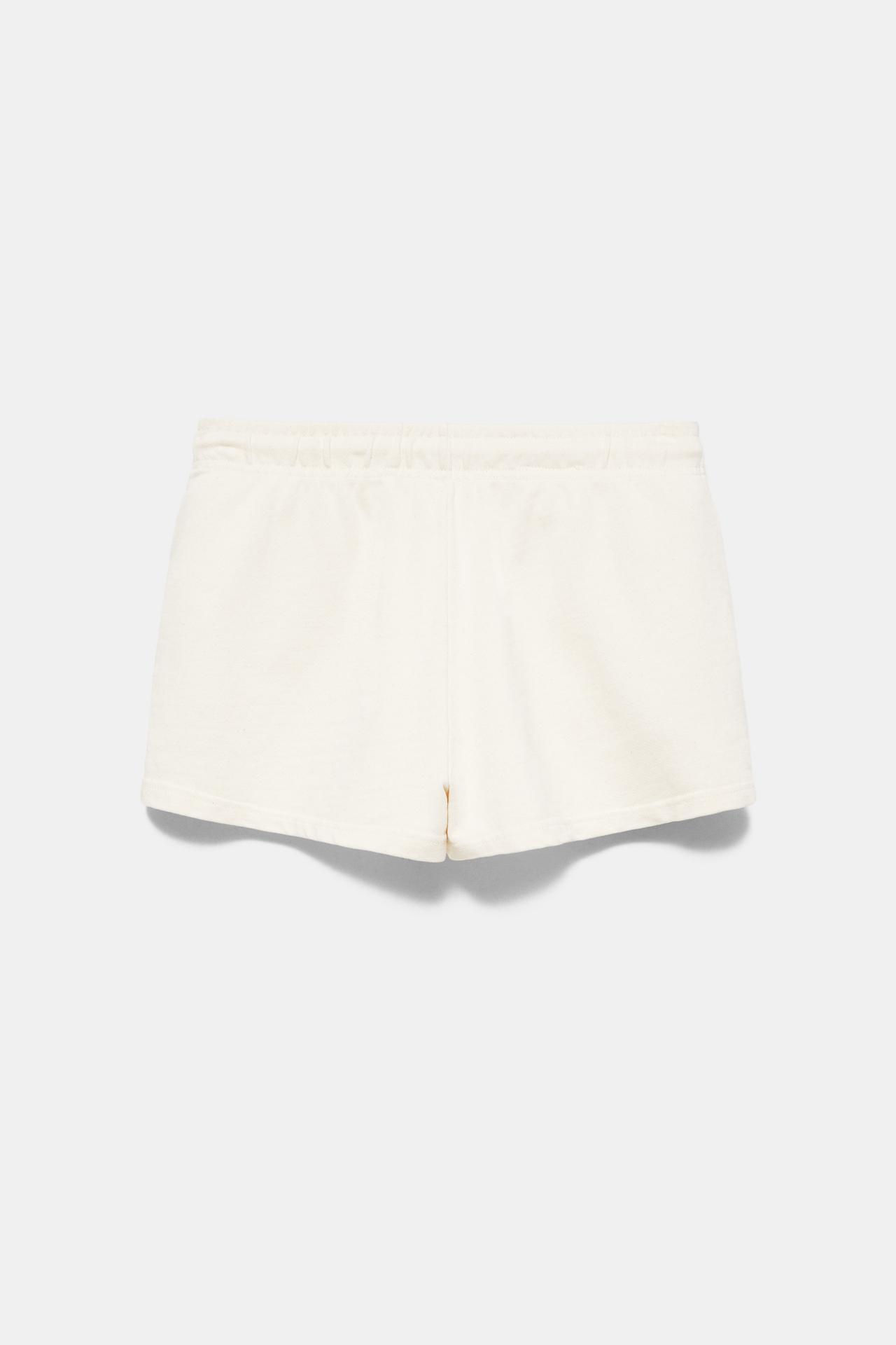 Sports shorts with elastic waist — Ecru