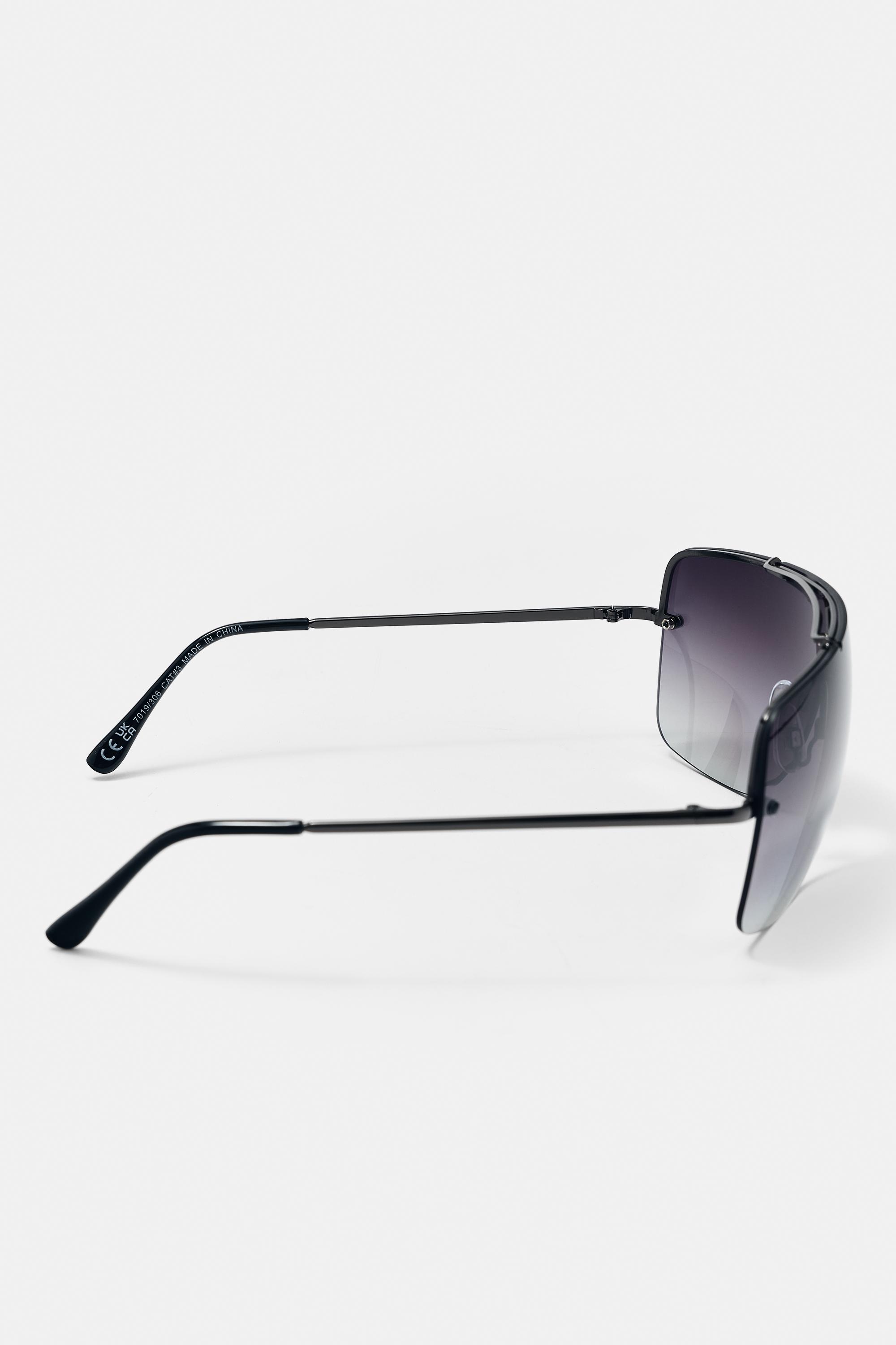 Shield sunglasses — Black