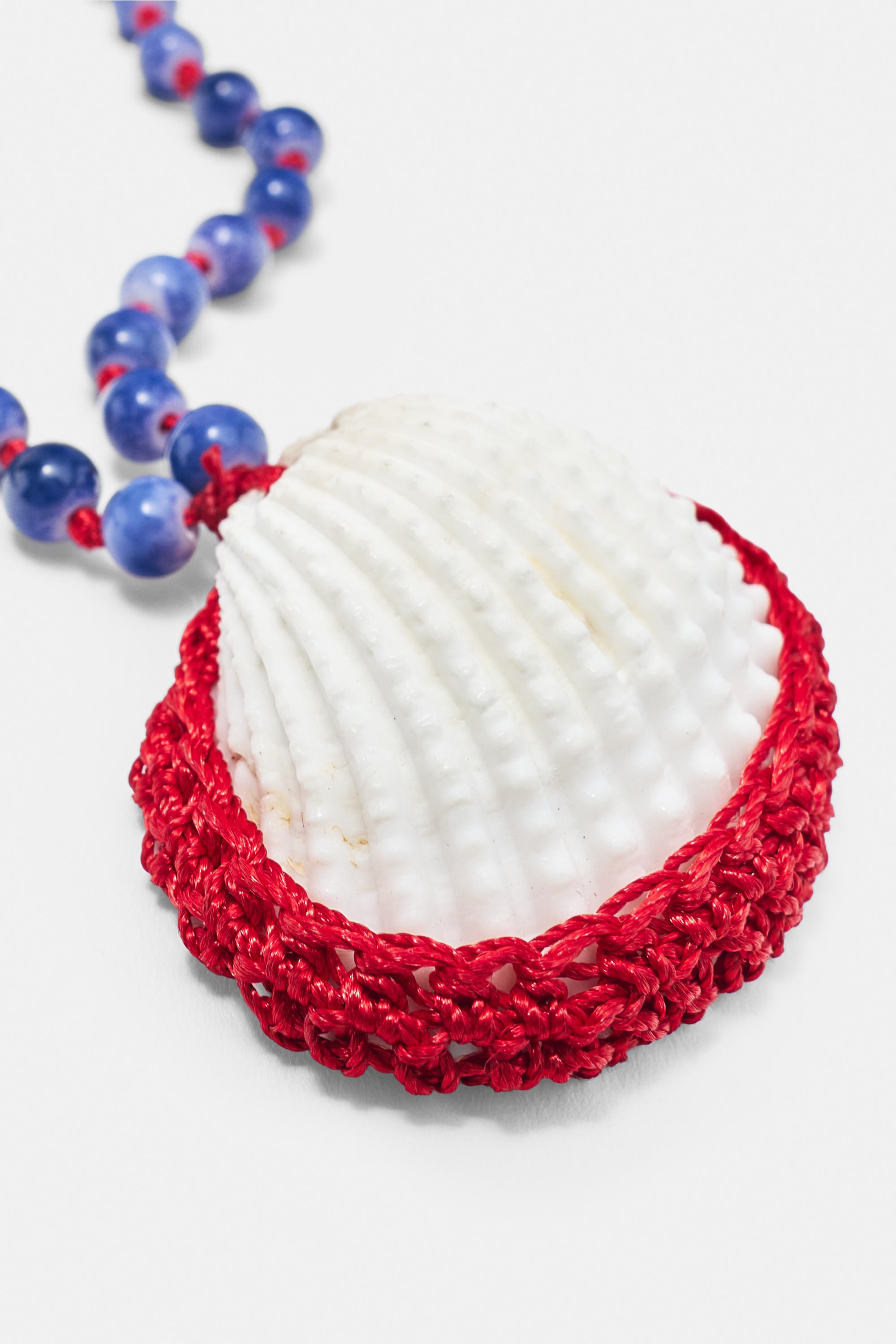 Seashell bead necklace — Red