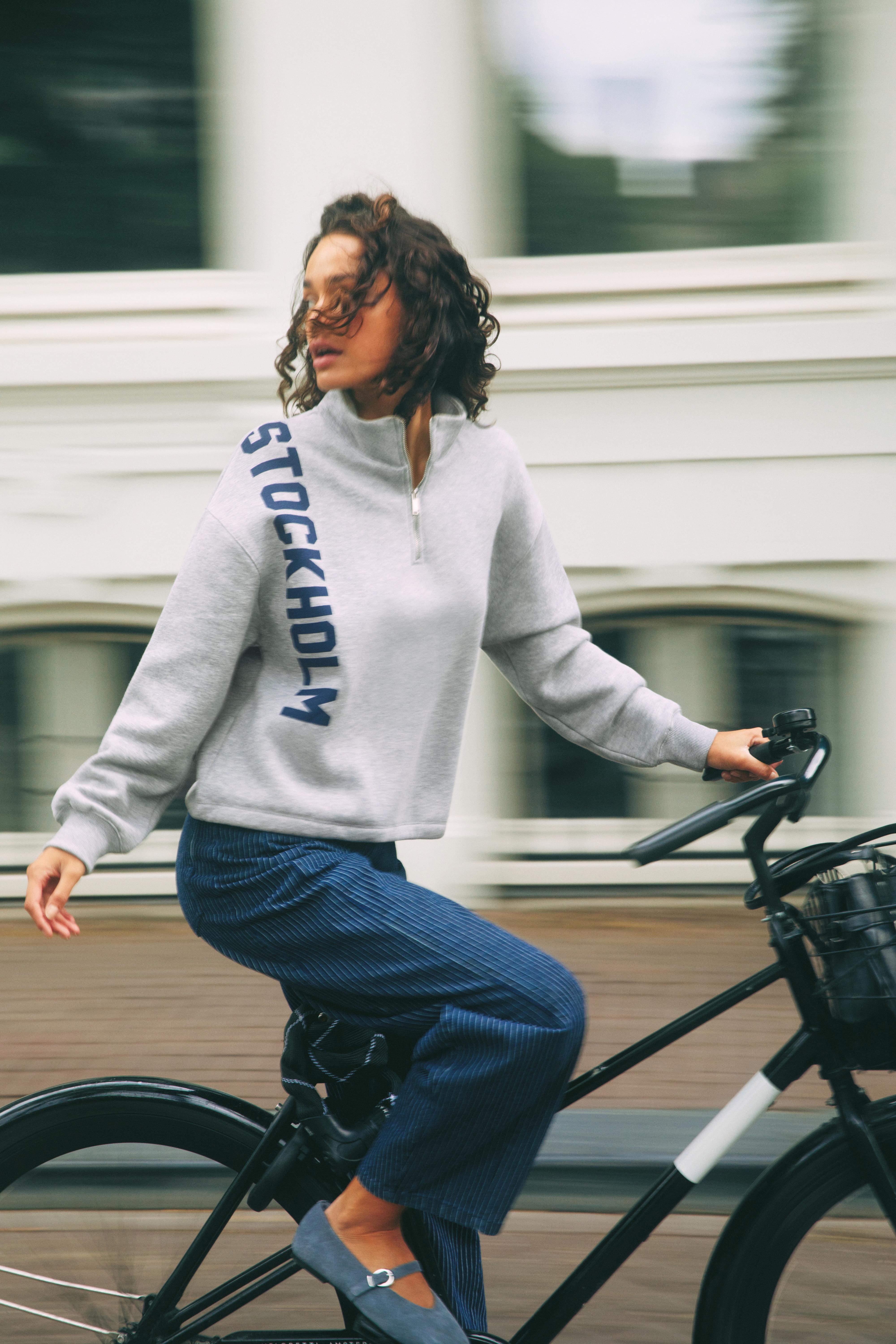 Striped balloon jeans with seams — Medium blue