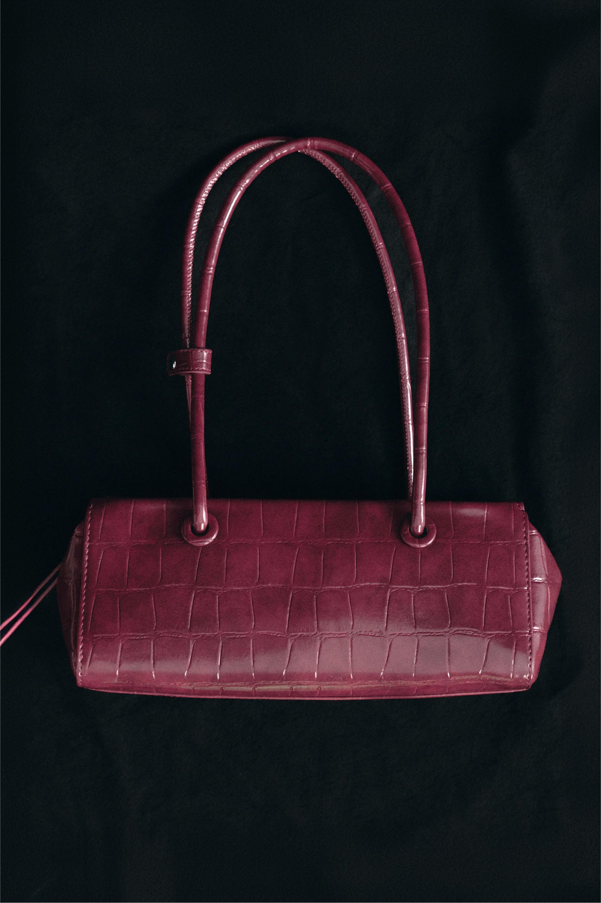 Textured shoulder bag — Red