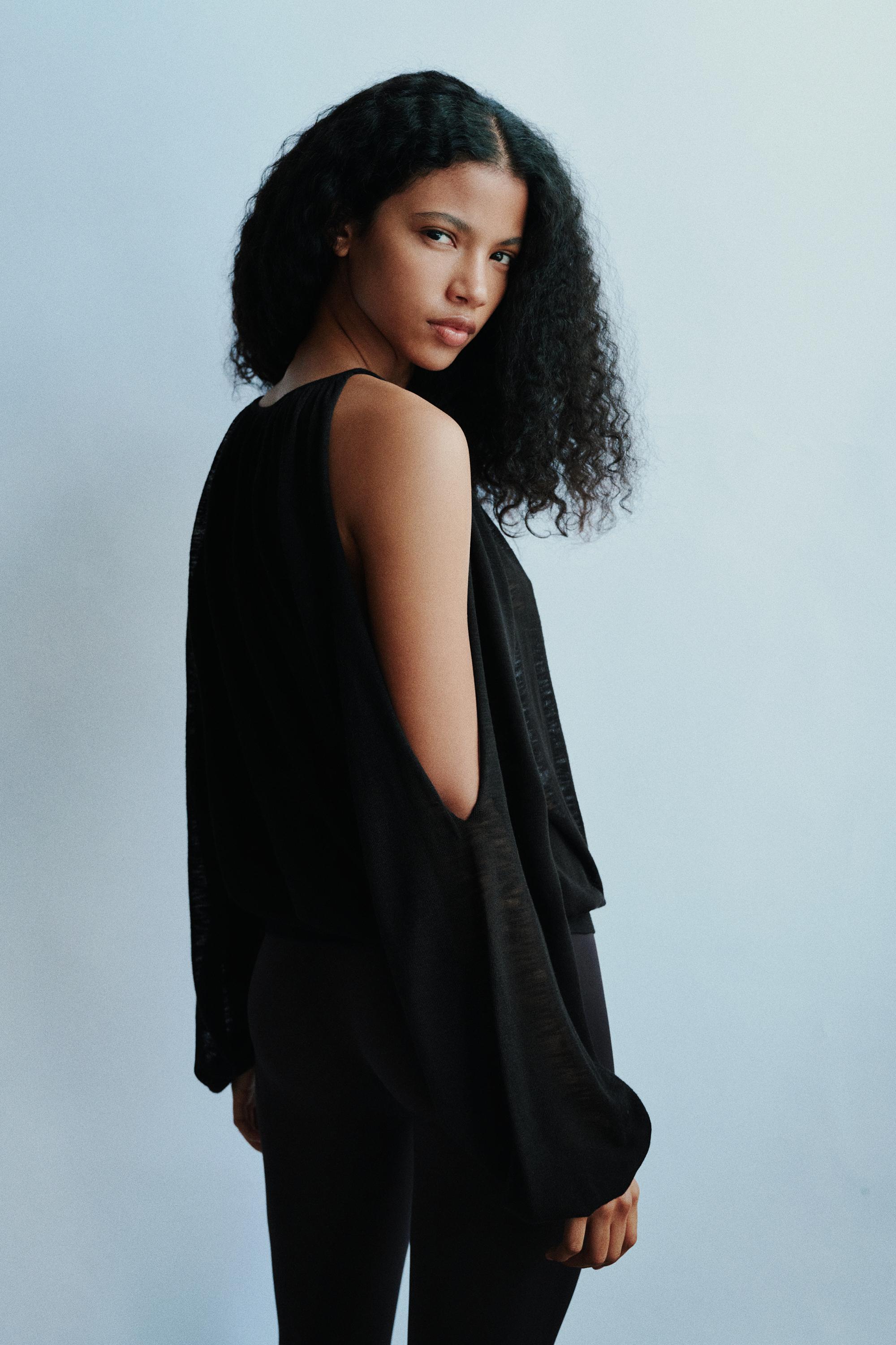 Fine knit cut-out top — Black