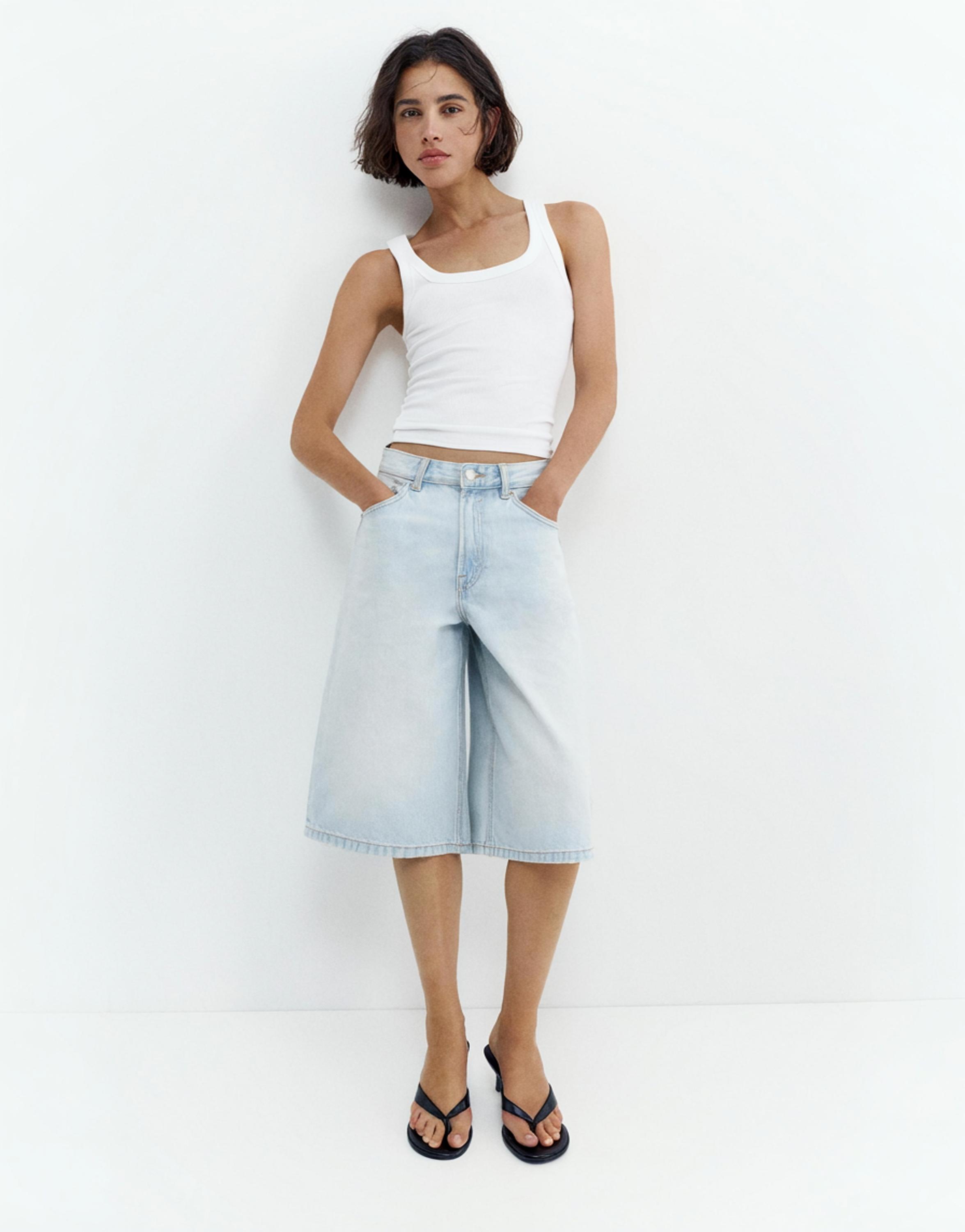 Low-rise denim jorts — Faded blue
