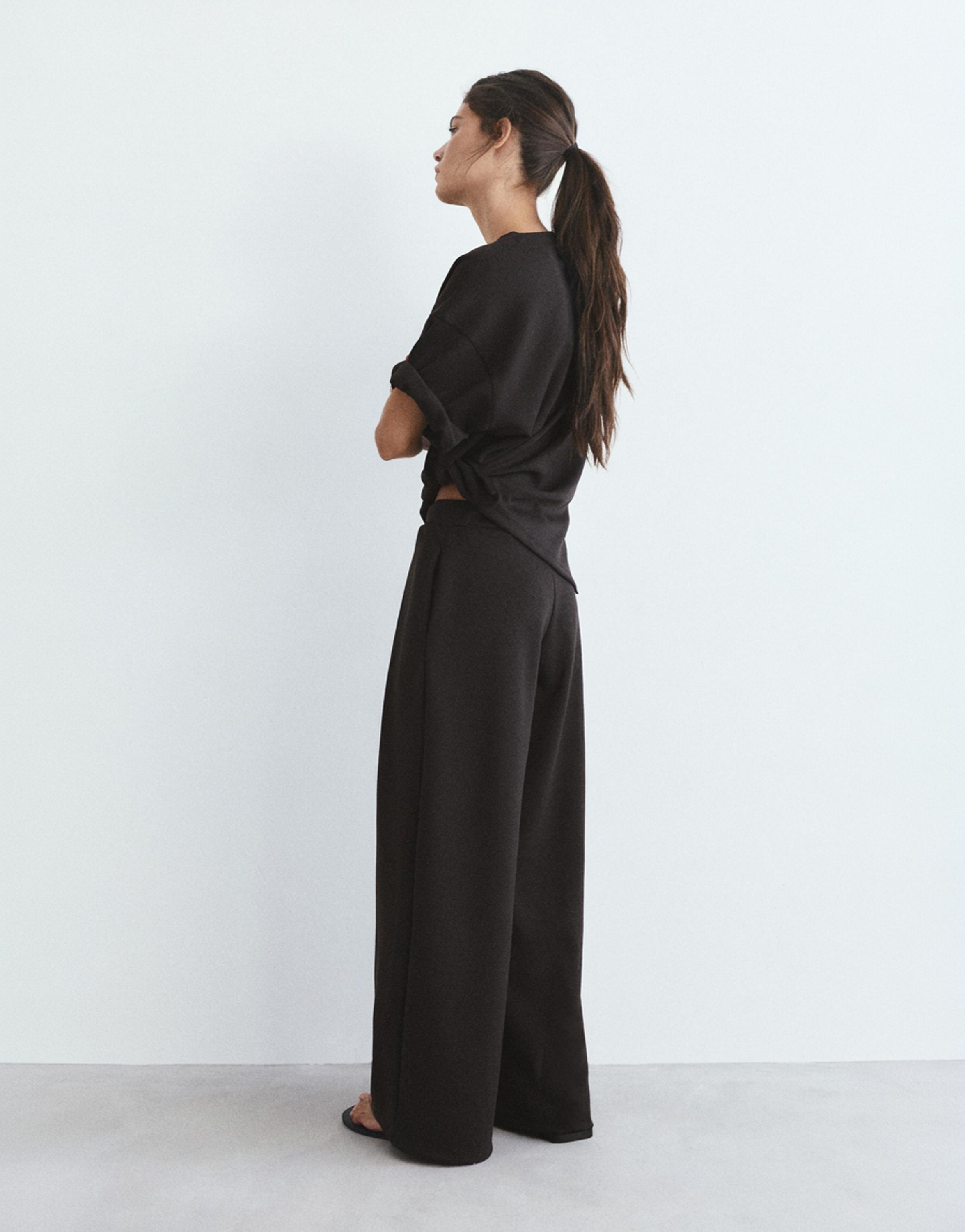 Soft-touch wide-leg darted trousers — Anthracite grey