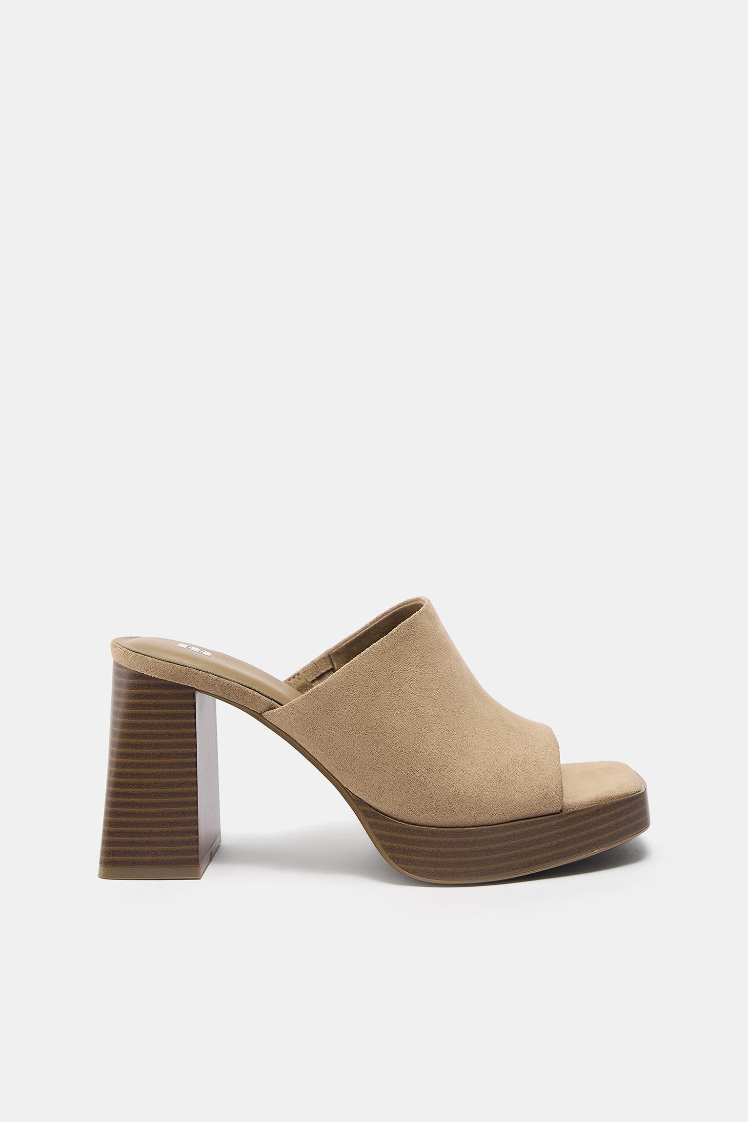 Heeled clogs — Brown
