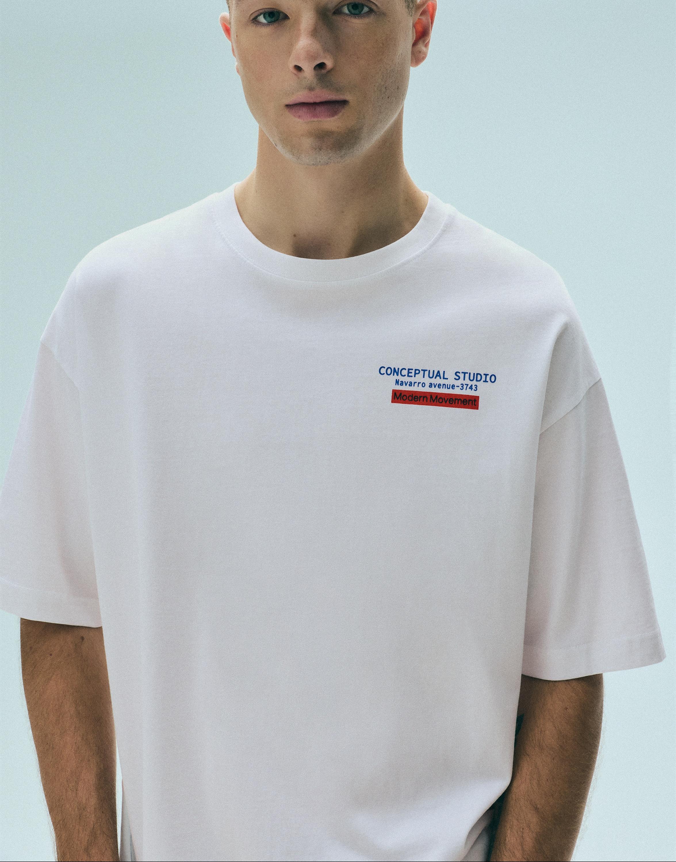 Pull&Bear Conceptual Studio grafikli relaxed tişört görsel 4