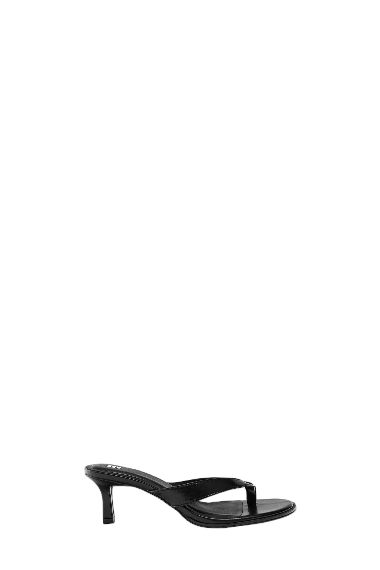 High-heel sandals — Black