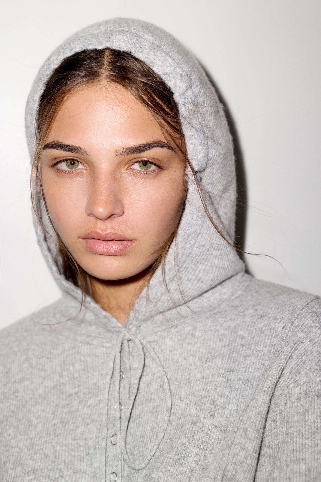 Hooded button jumper — Grey