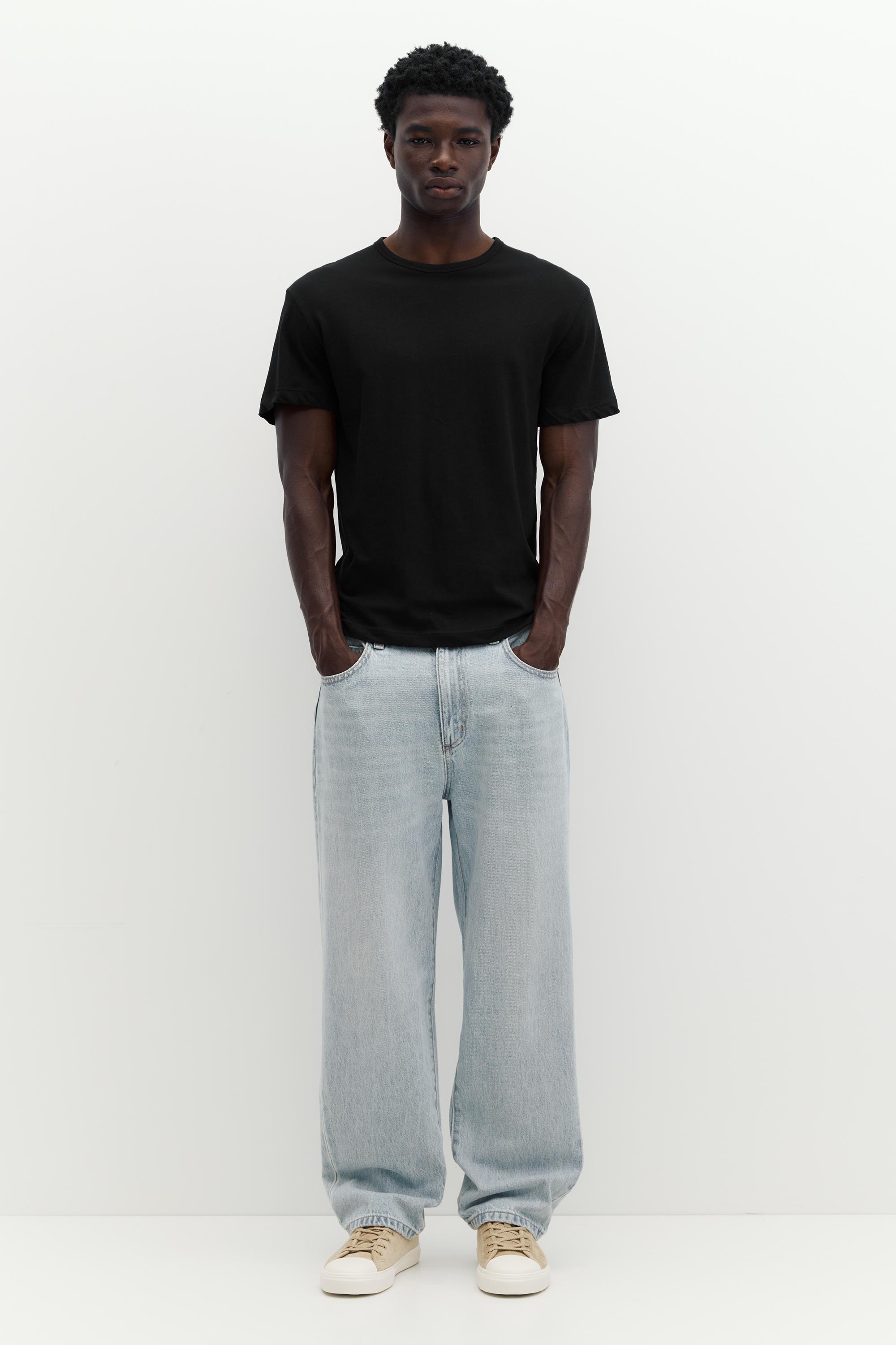 Slim fit basic T-shirt — Black