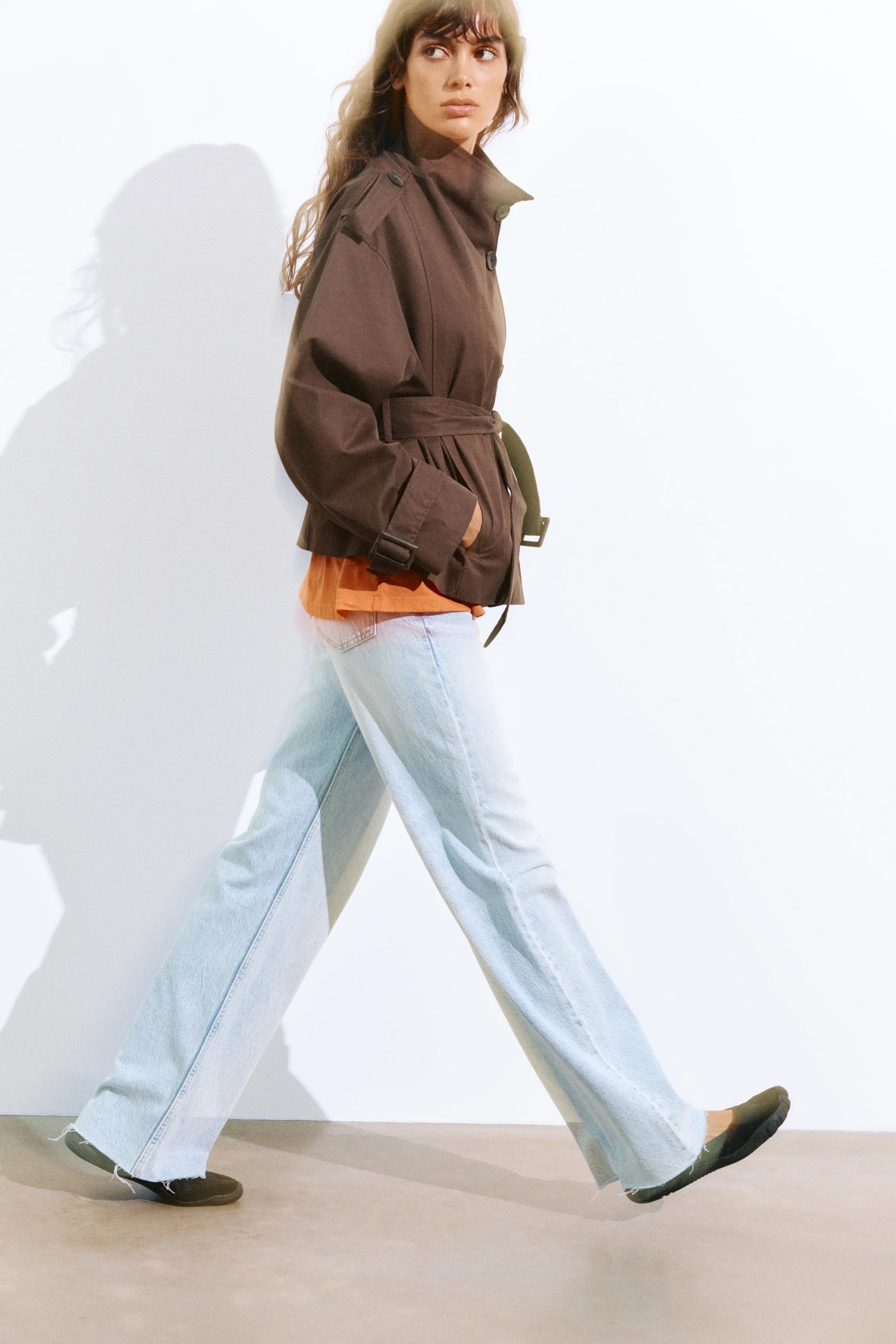 Short belted trench coat — Brown