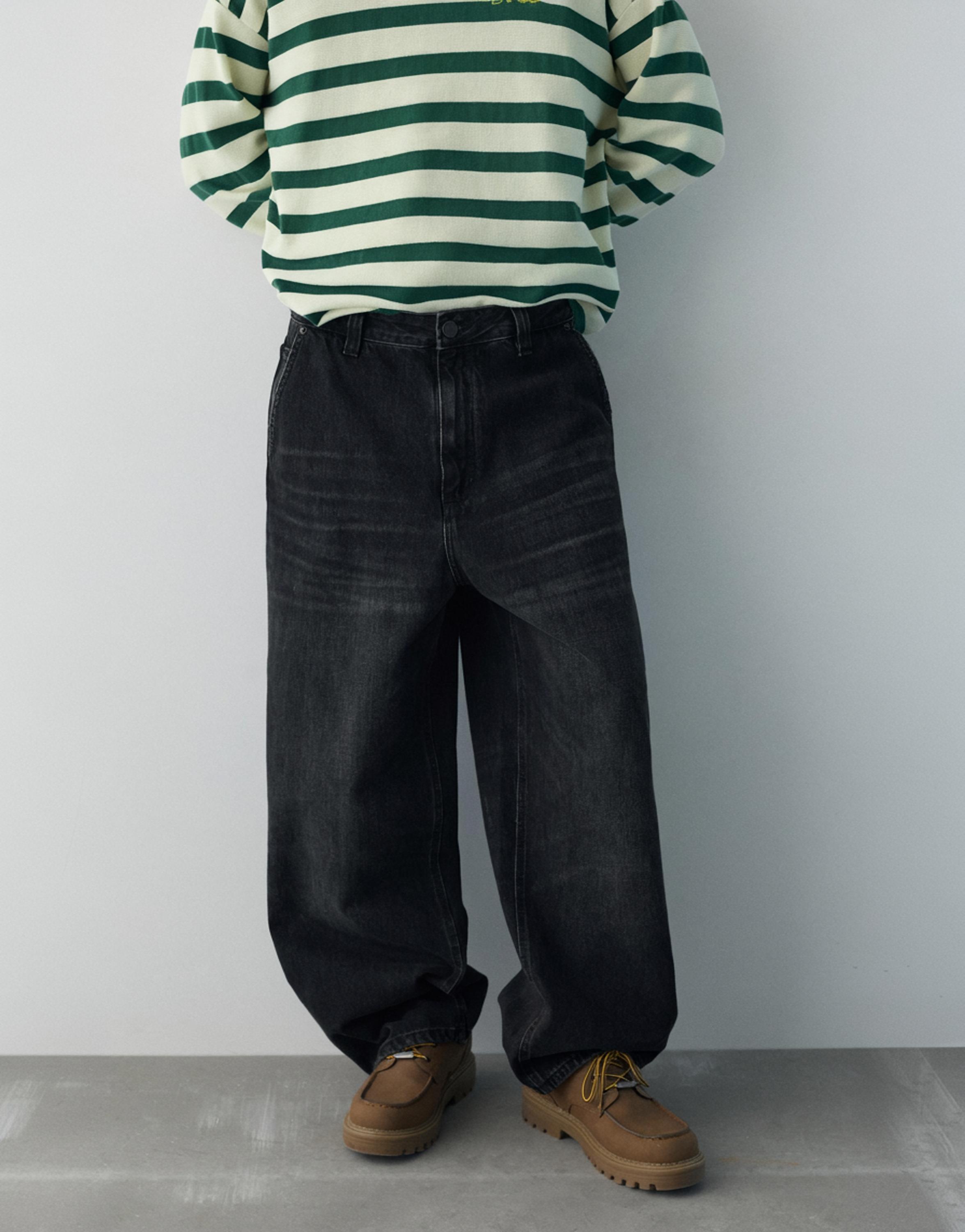 Embroidered skater jeans — Faded black