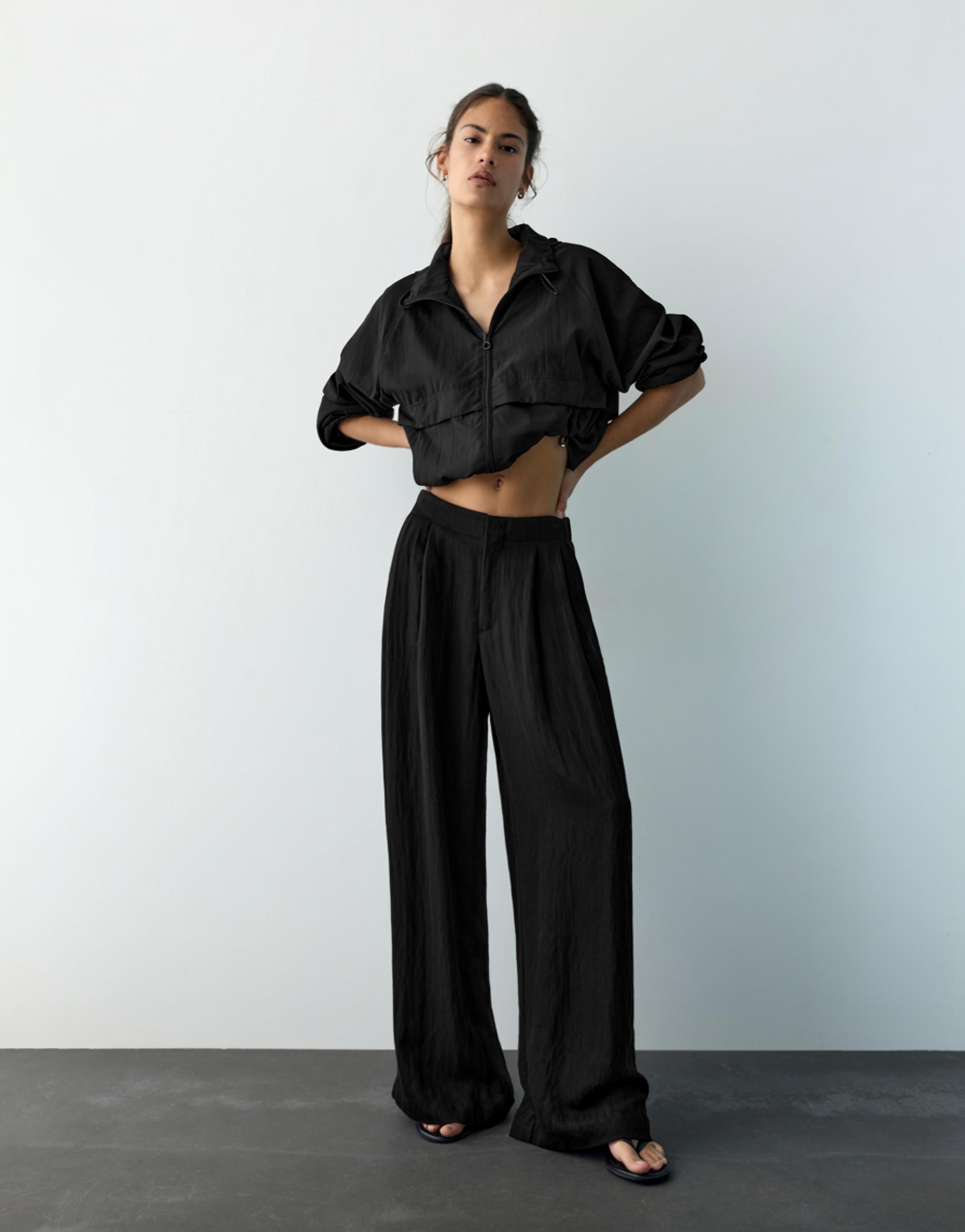 Düğmeli ve fermuarlı, kemer tokalı, önü pensli, elastik belli, tailored fit pantolon. - Görsel 12