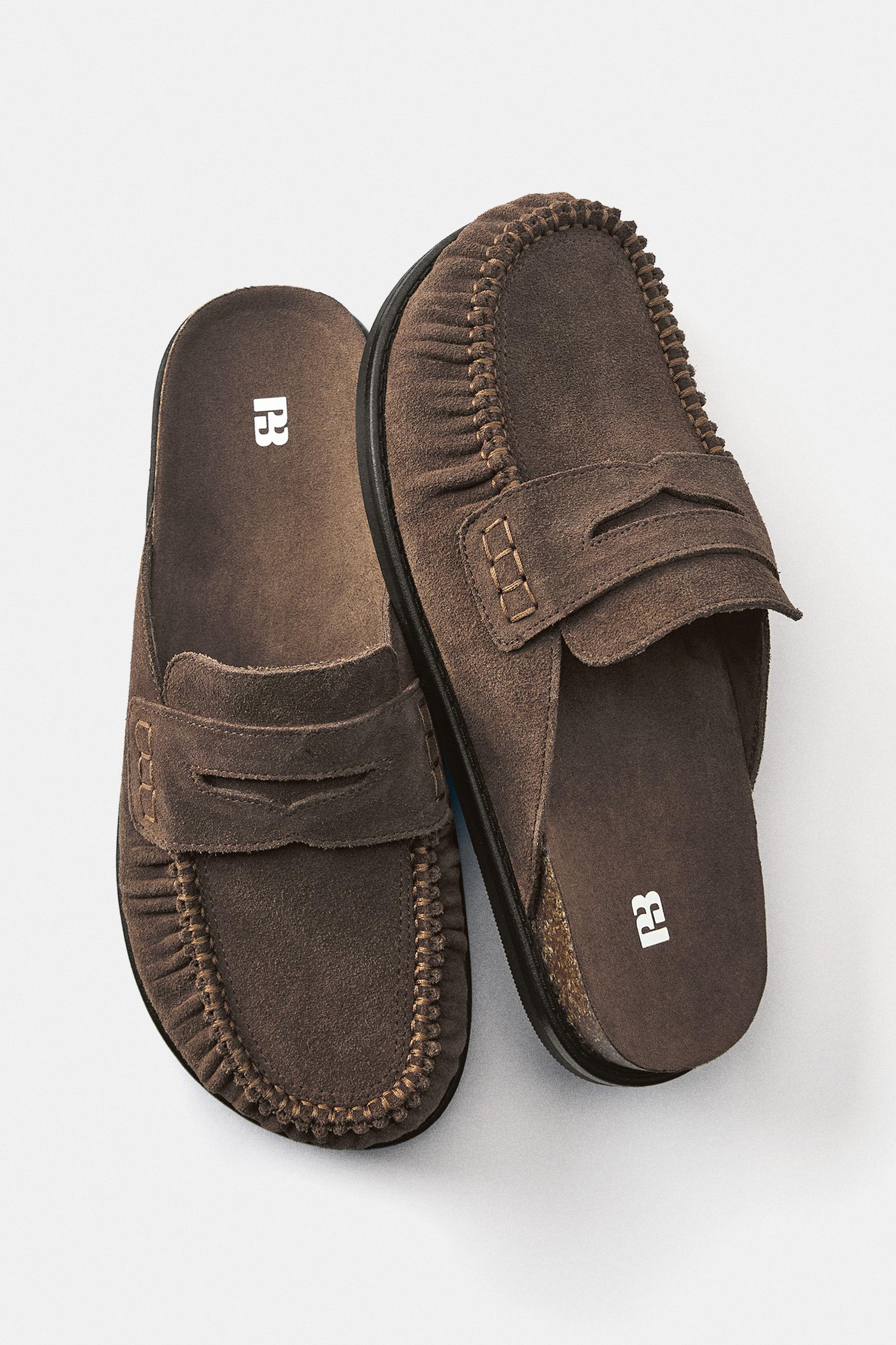 Gathered trim clogs — Brown