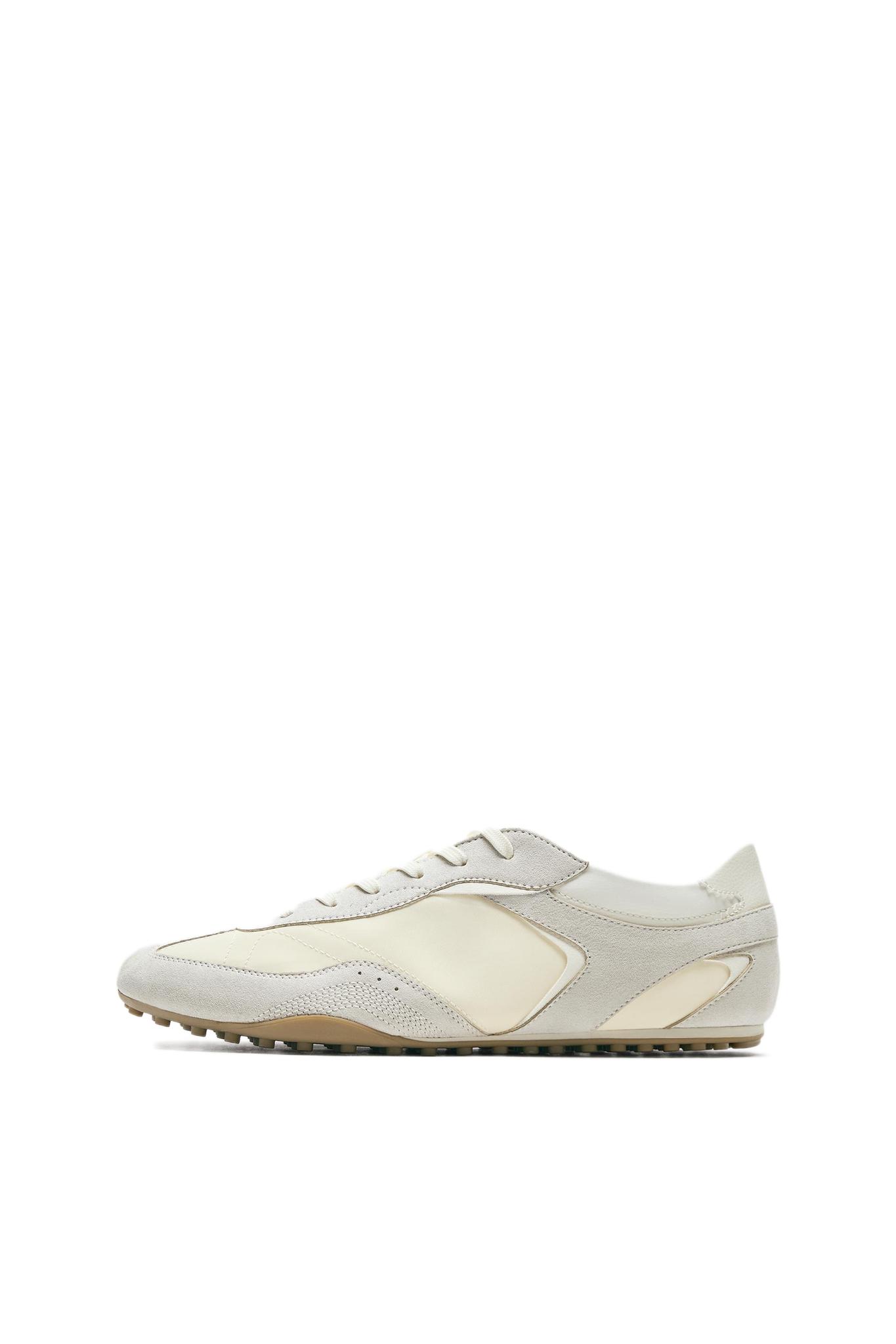 Trainers — Ecru
