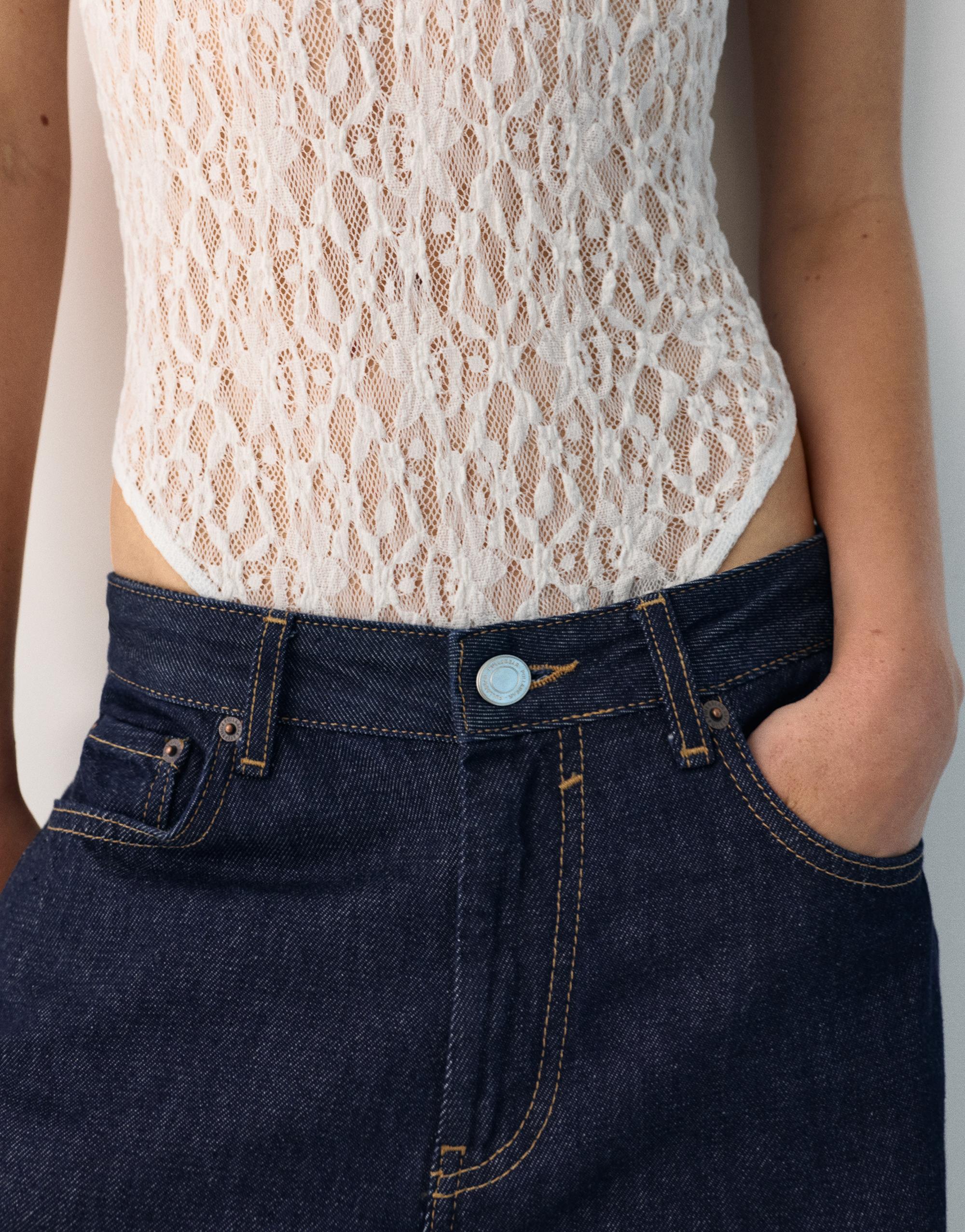 Short sleeve lace bodysuit — Ice