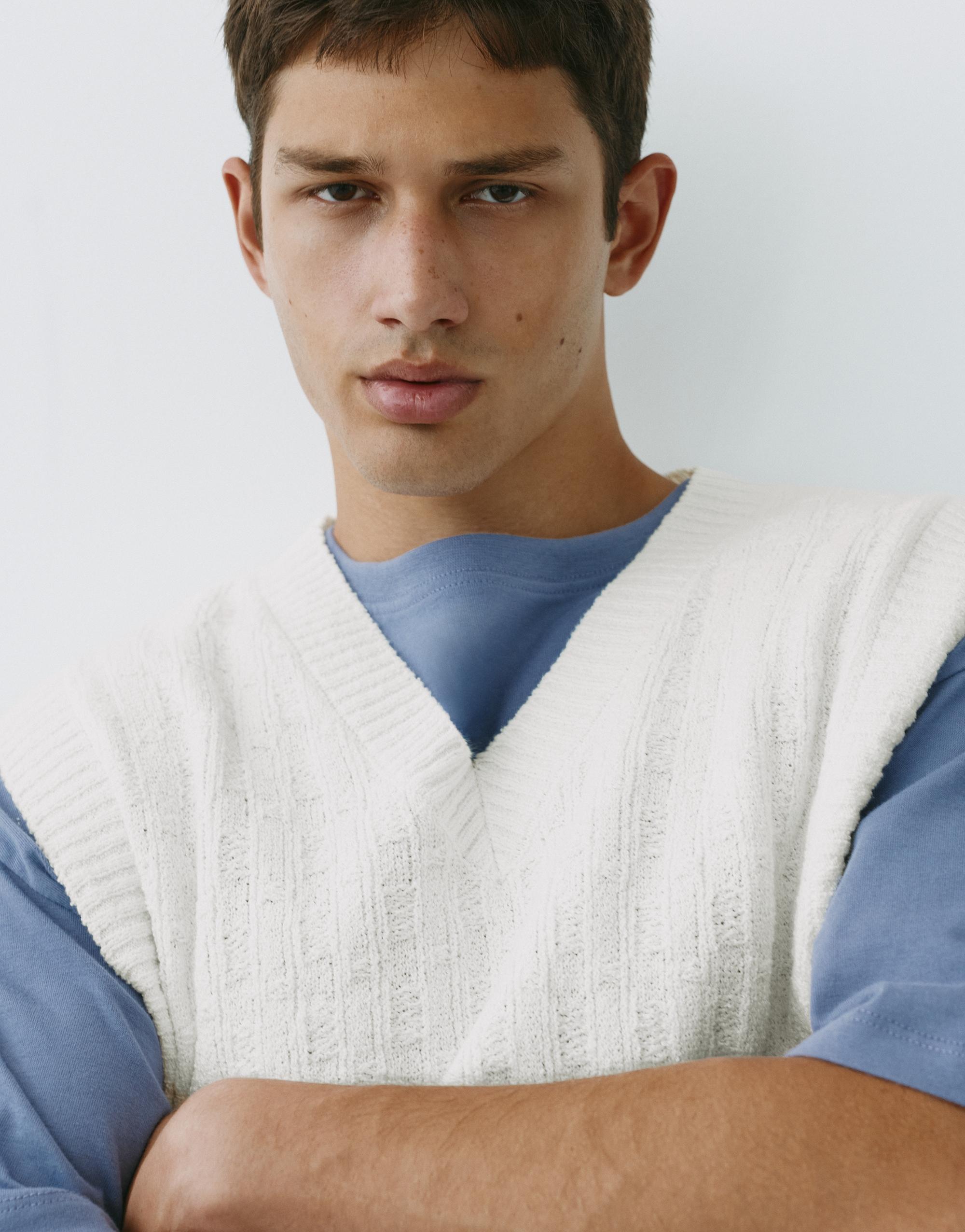 Bouclé vest — Bright white