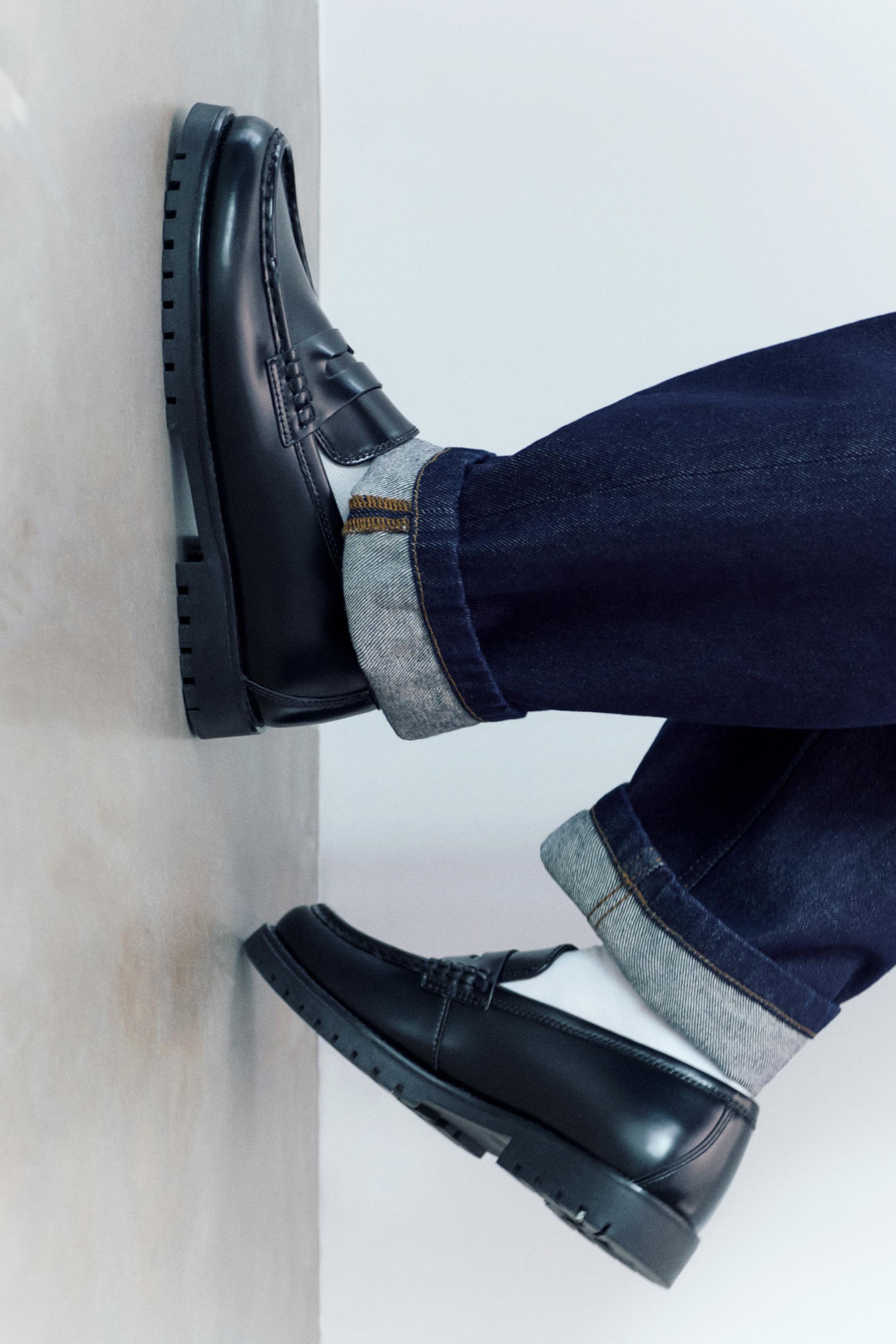 Casual loafers — Black