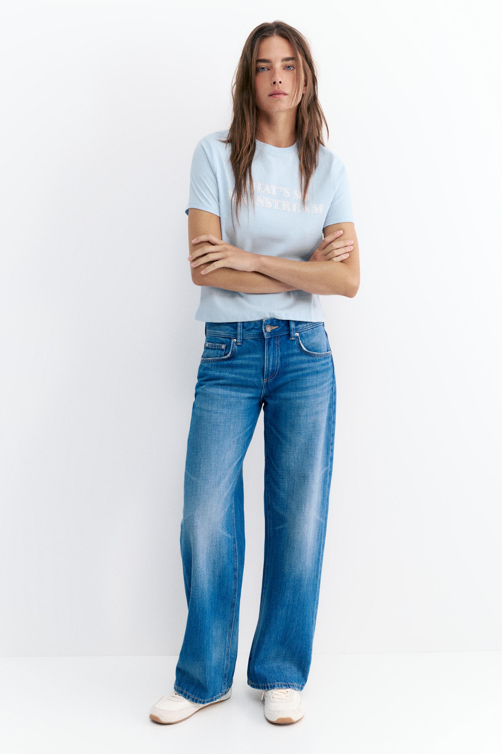 Studded text T-shirt — Pale blue