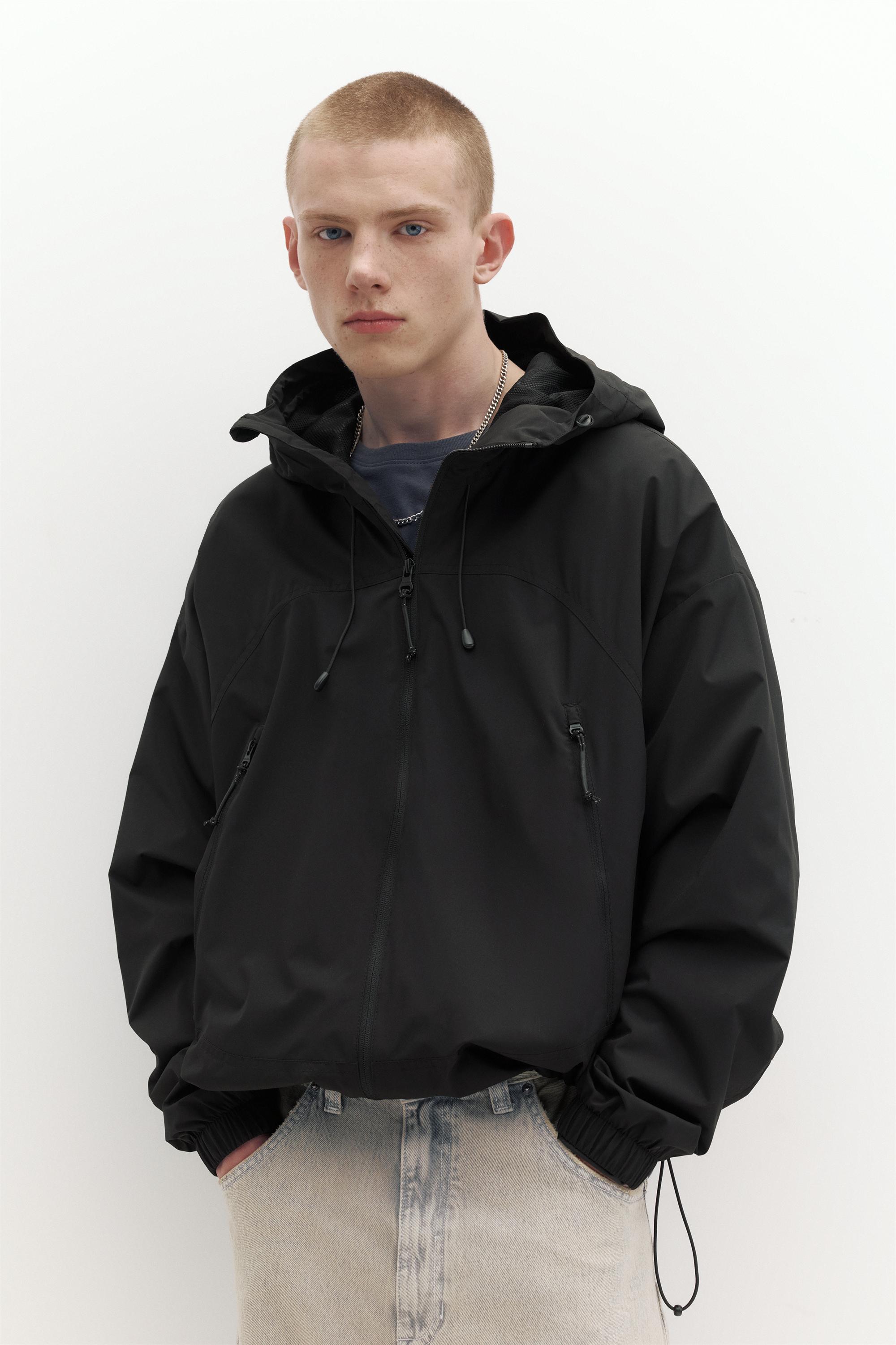 Lightweight hooded raincoat — Black