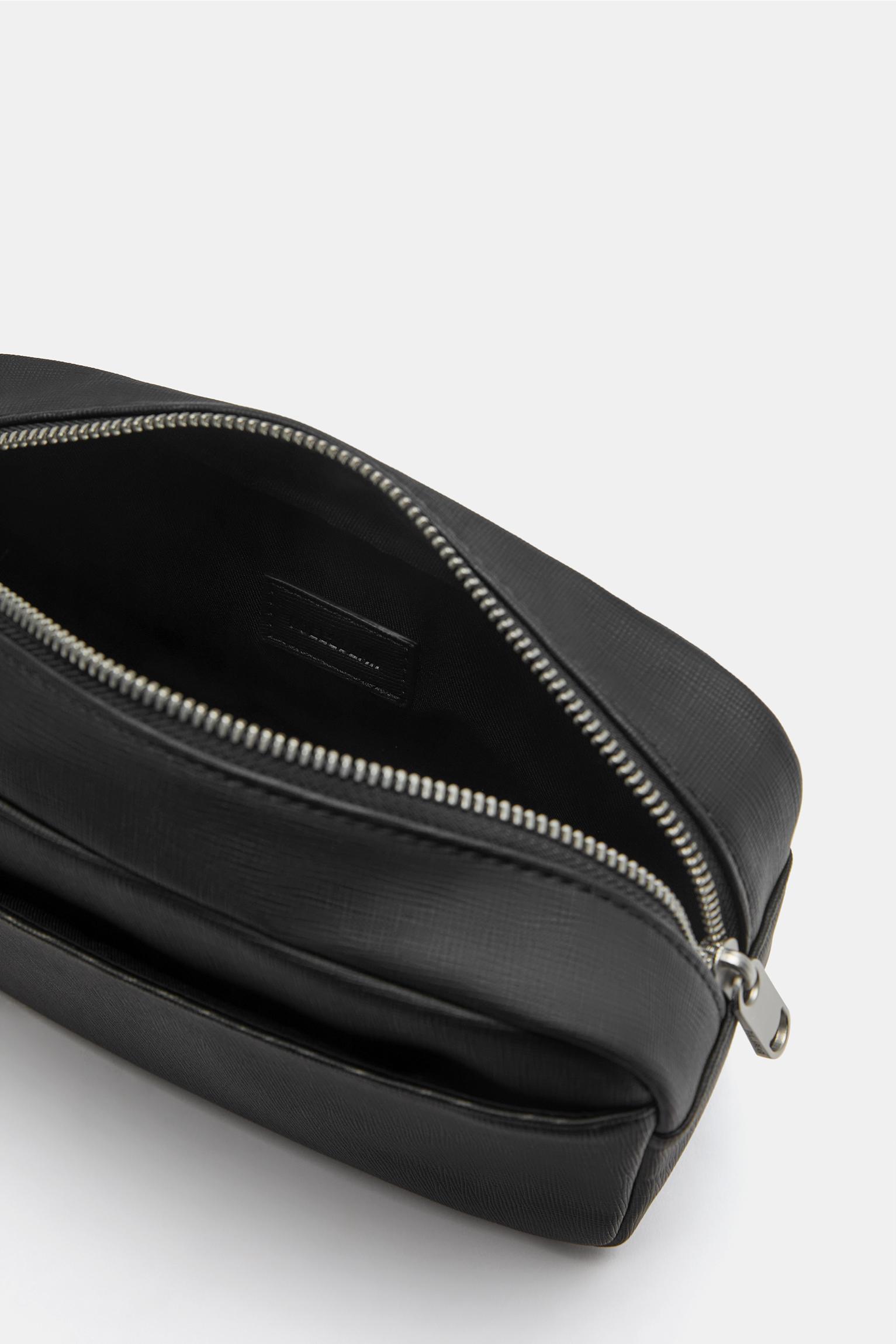 Wash bag with handle — Black