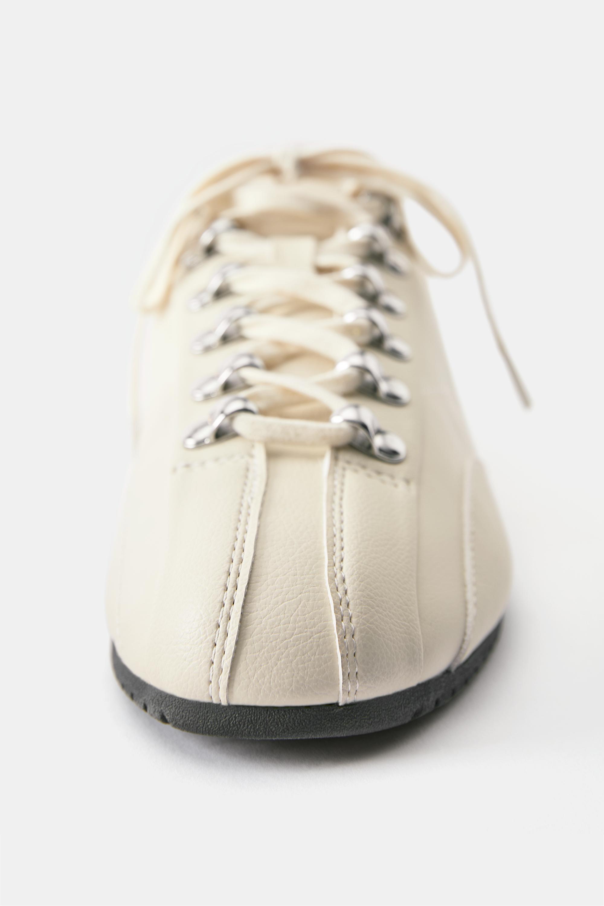 Bowling trainers — Ecru