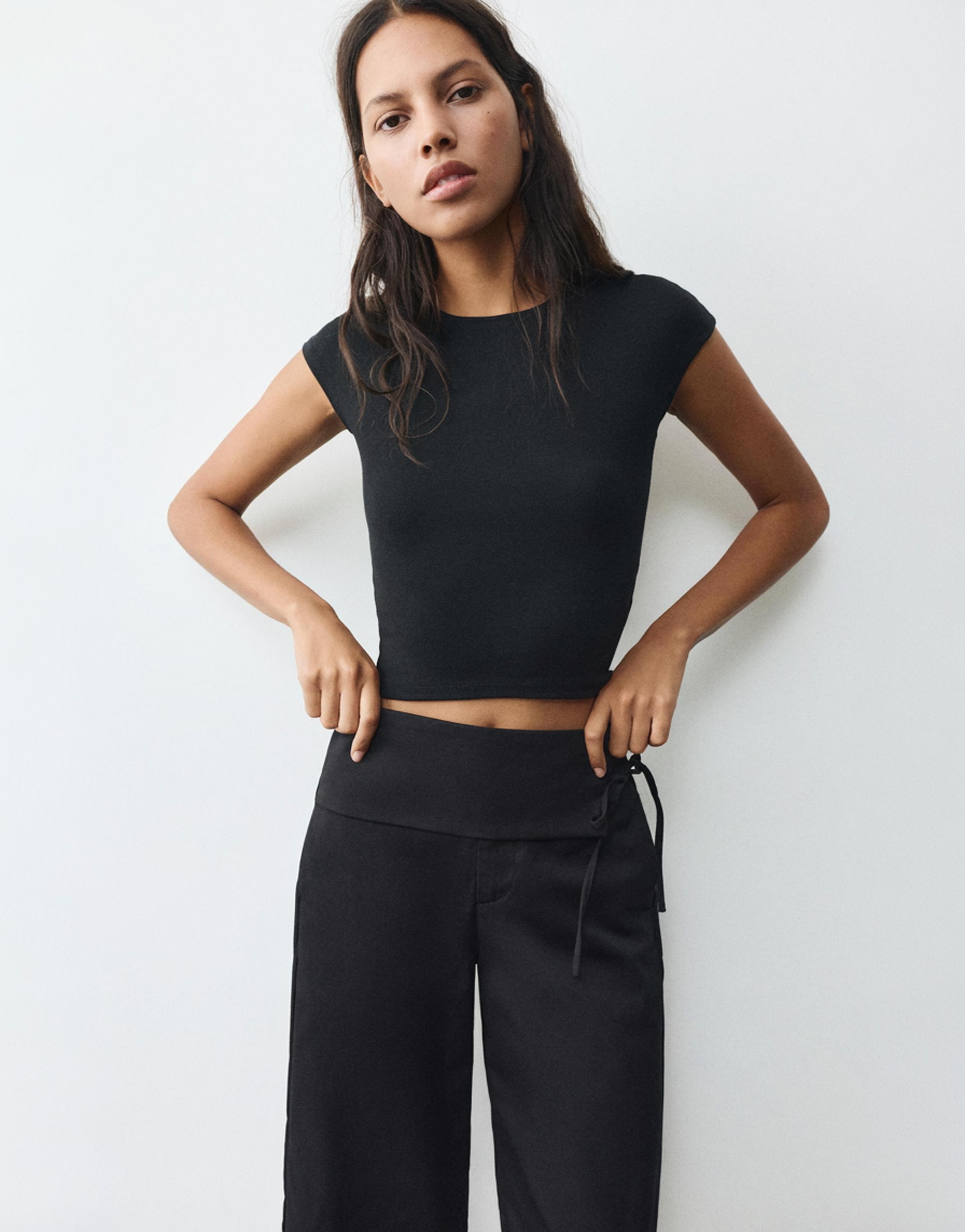 Fitted short sleeve T-shirt — Black