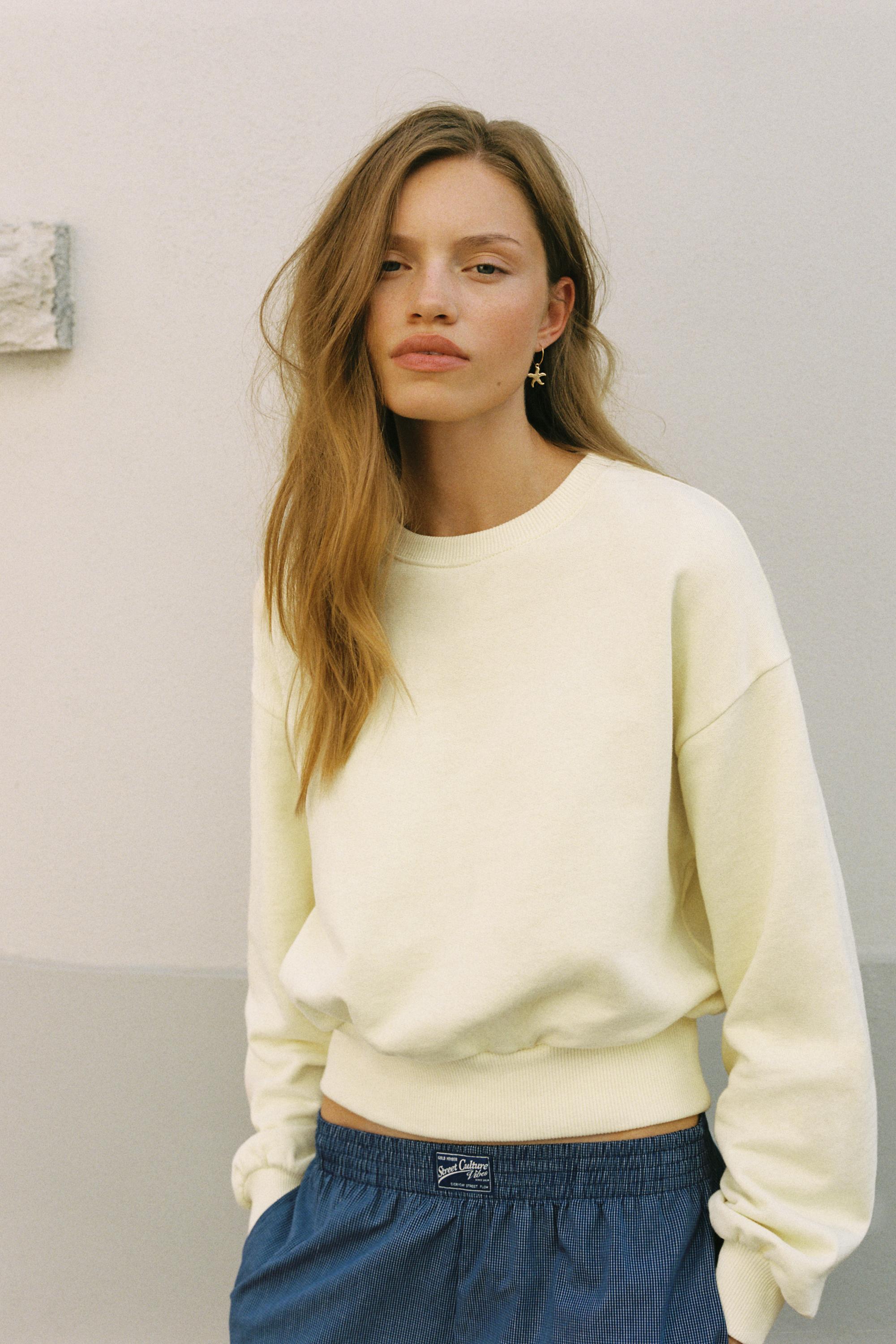 Round neck sweatshirt — Pale yellow