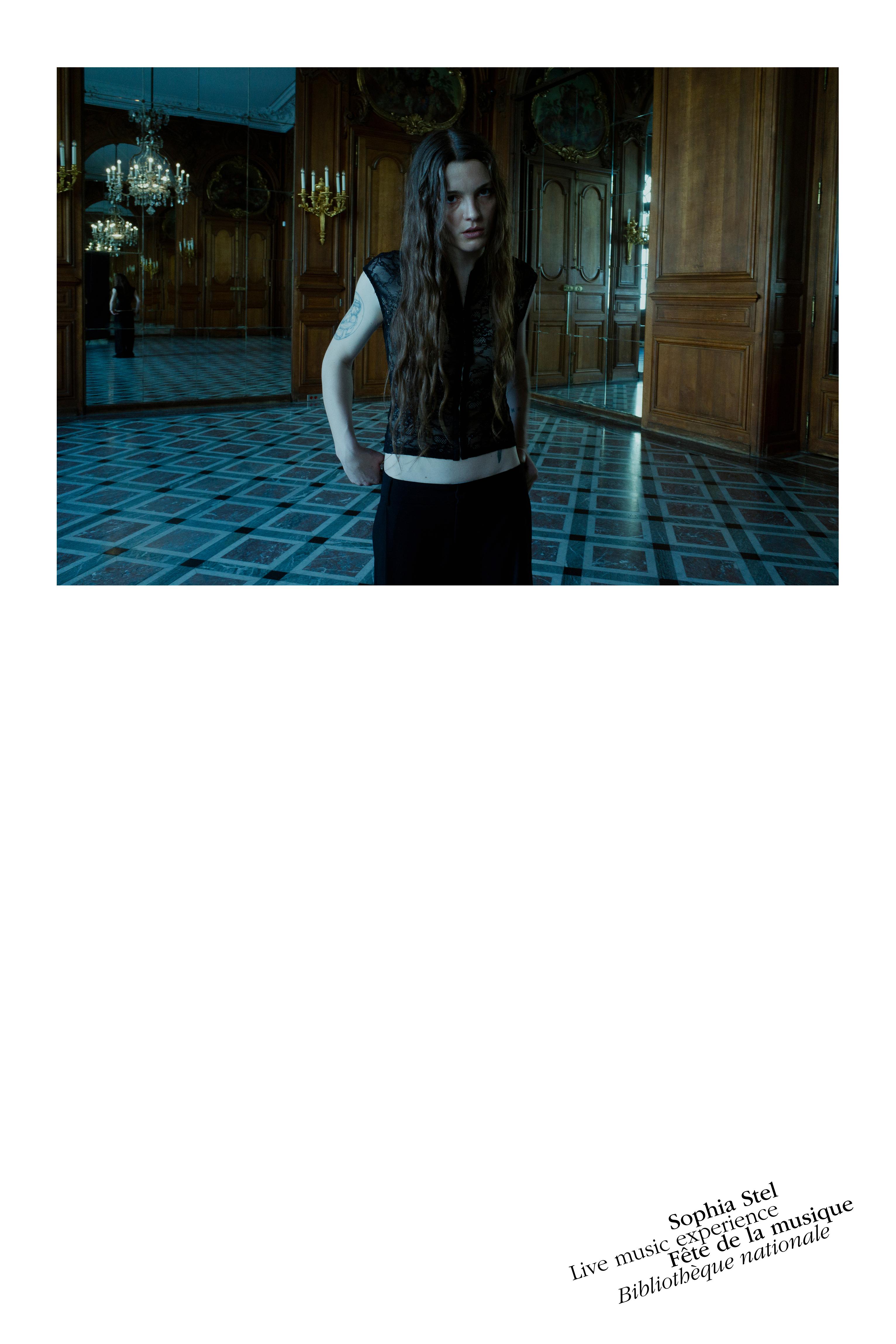 Lace stand collar top — Black