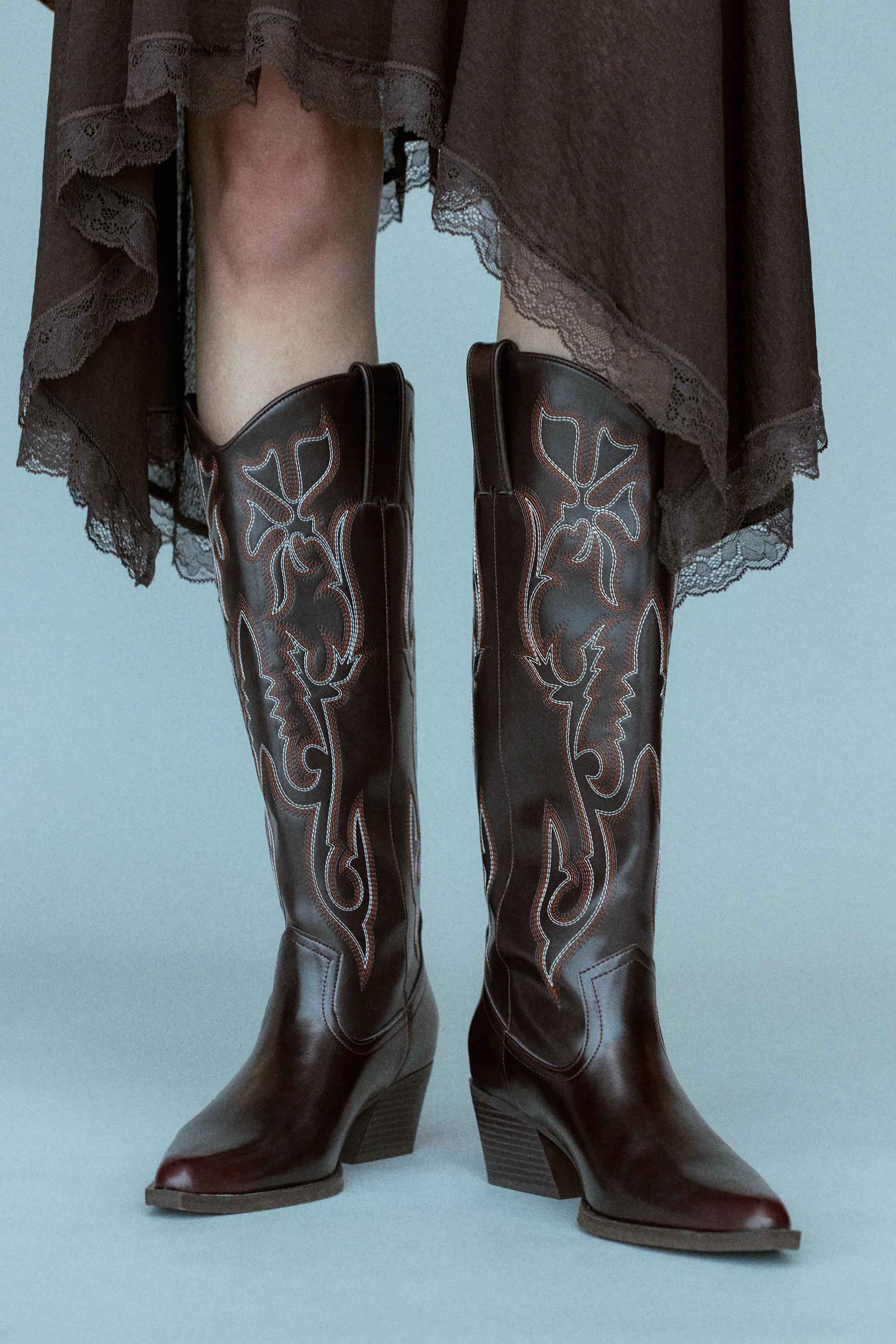 cowboy boots — Maroon