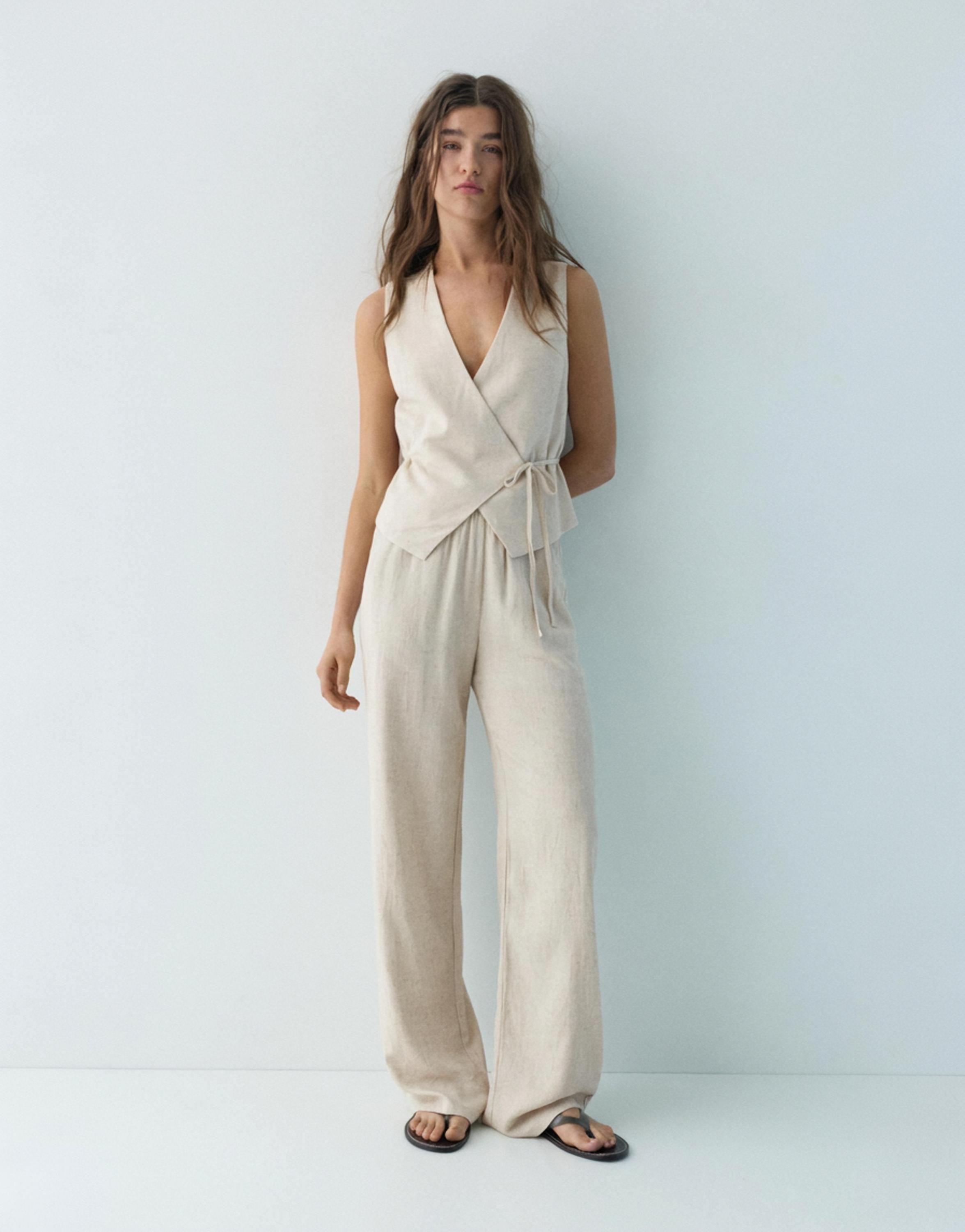 Rustic linen-blend waistcoat — Beige