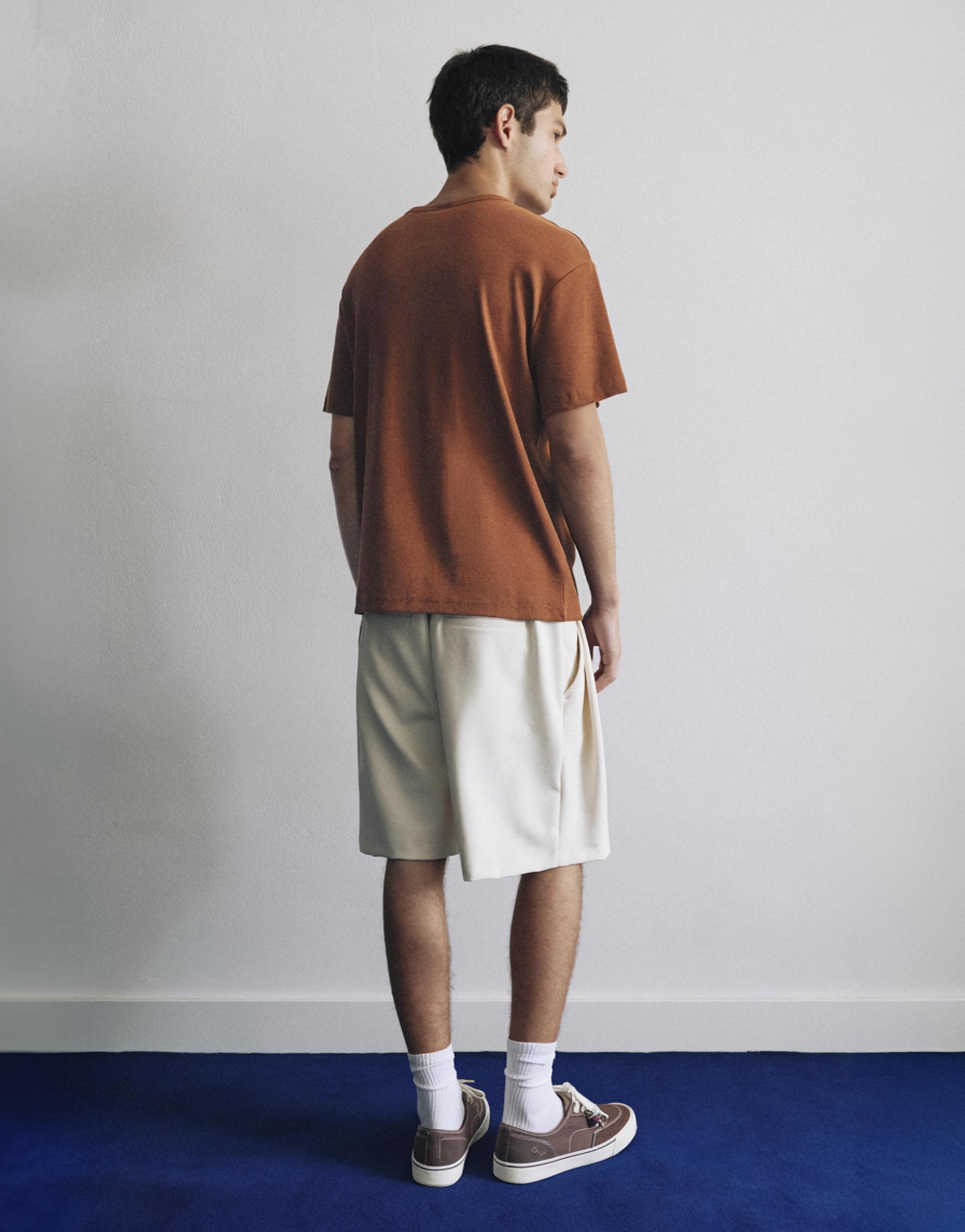 Slim-fit Henley T-shirt — Brown