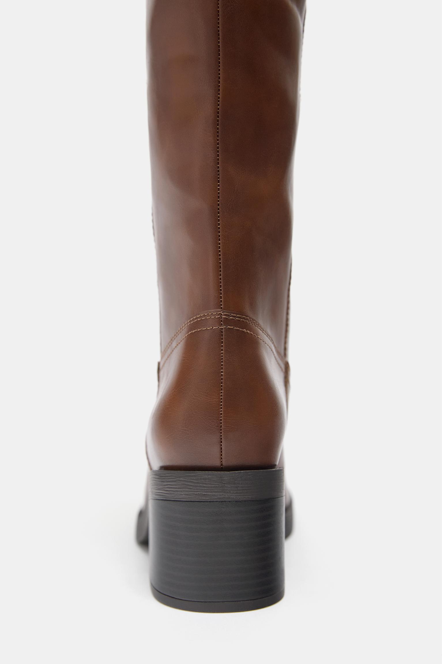 High-heel boots — Brown