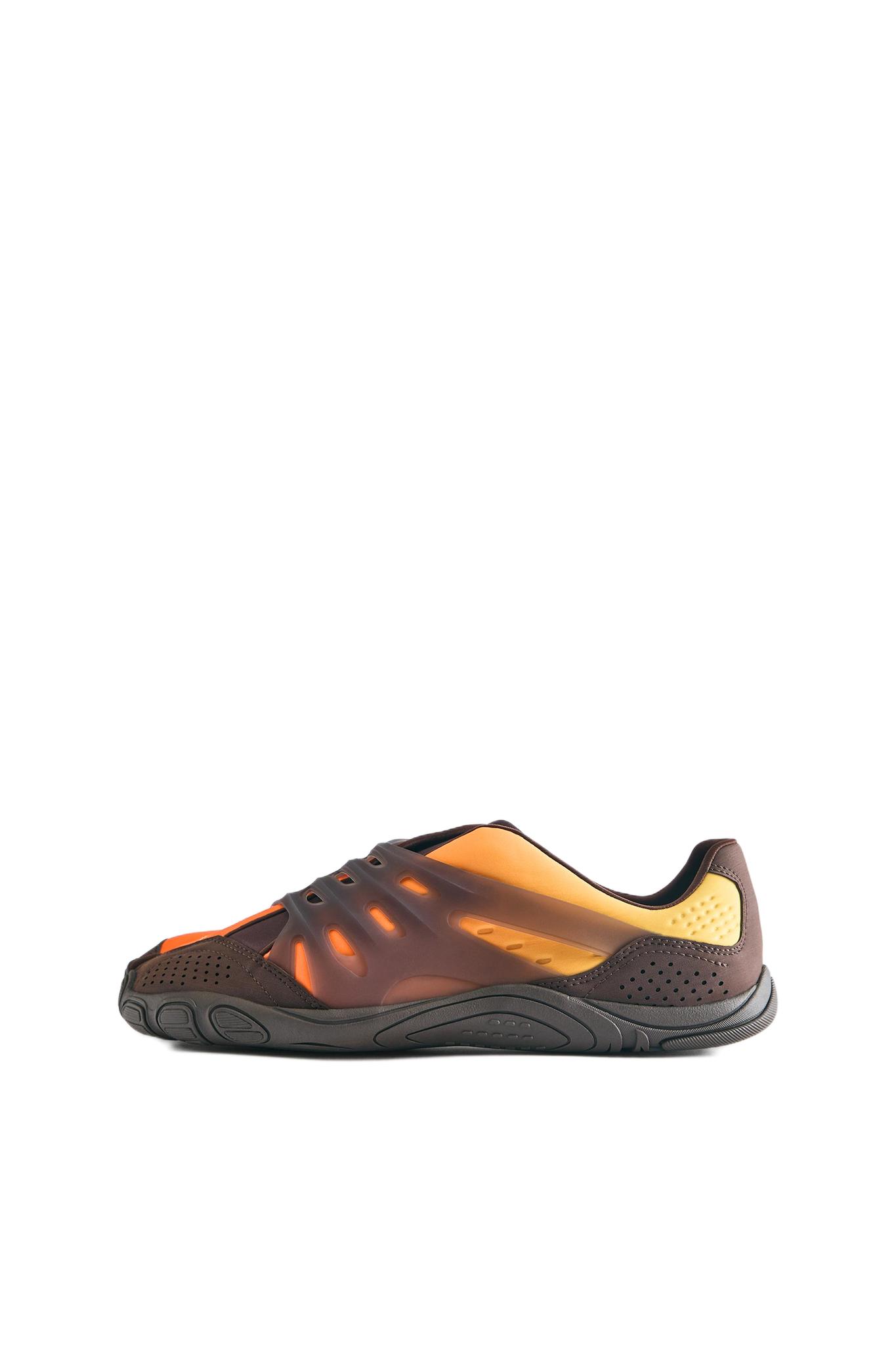 Pleasures trainers — Contrast